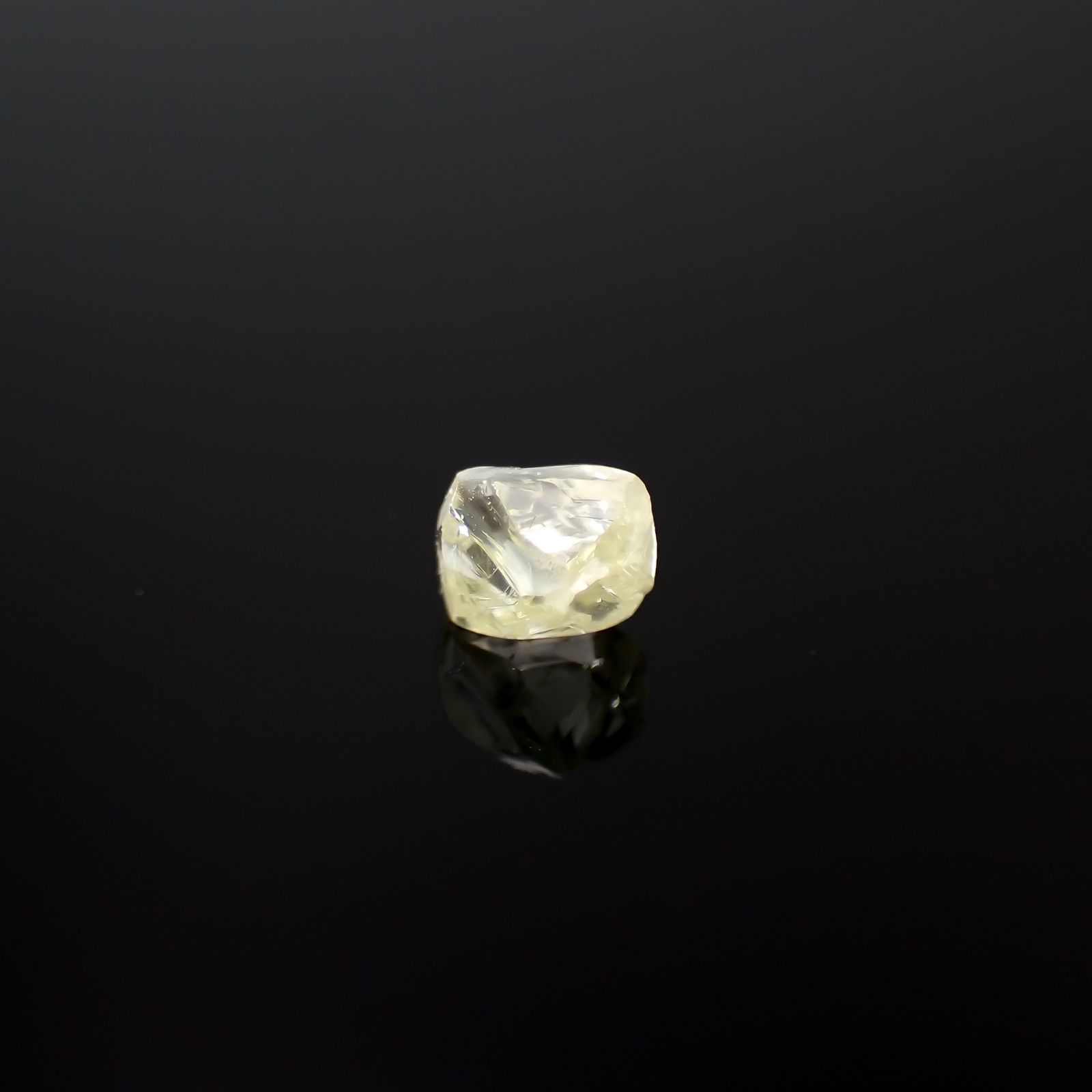 ソーヤブルダイヤモンド 原石 0.17ct[240326745]3.3x2.9mm前後