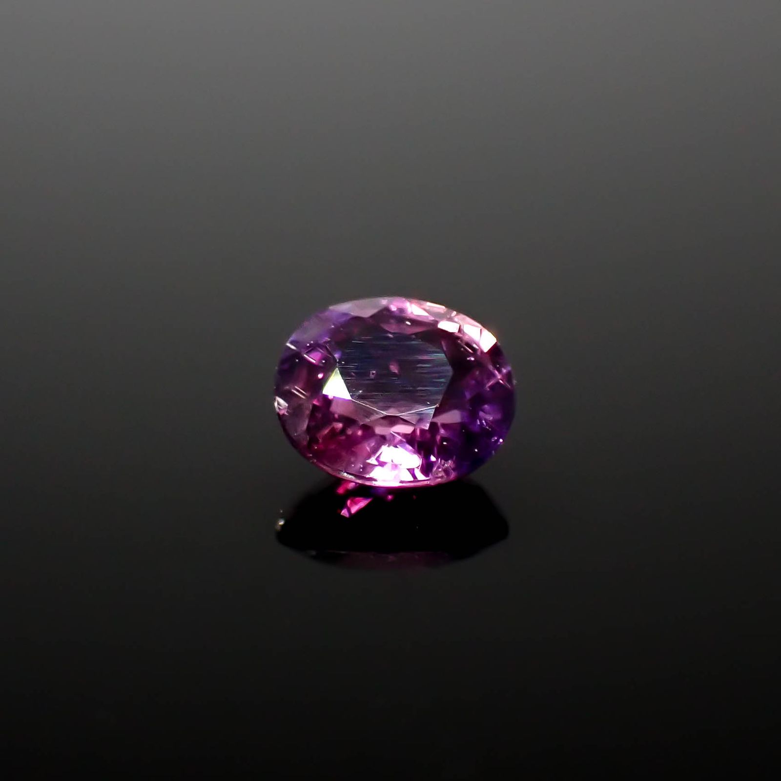 ウィンザーサファイア タンザニア・ウィンザー産 0.55ct[240928684]5.1x4.3mm前後 | TOP STONE(トップストーン)