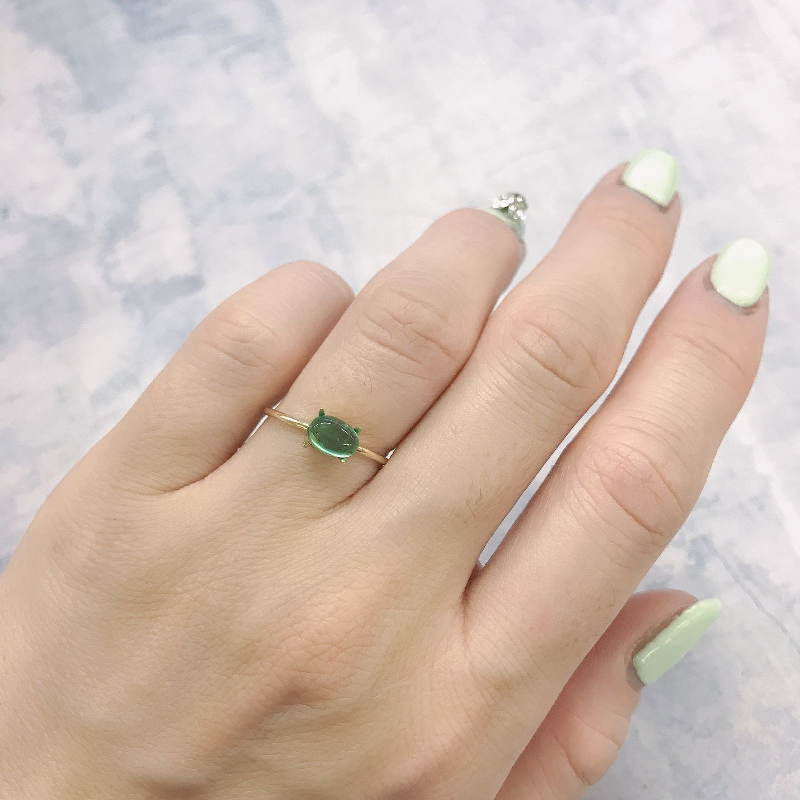 エメラルドキャッツアイ(宝石名エメラルド)コロンビア産 0.62ct 識別済[220115181]6.6x4.4mm前後