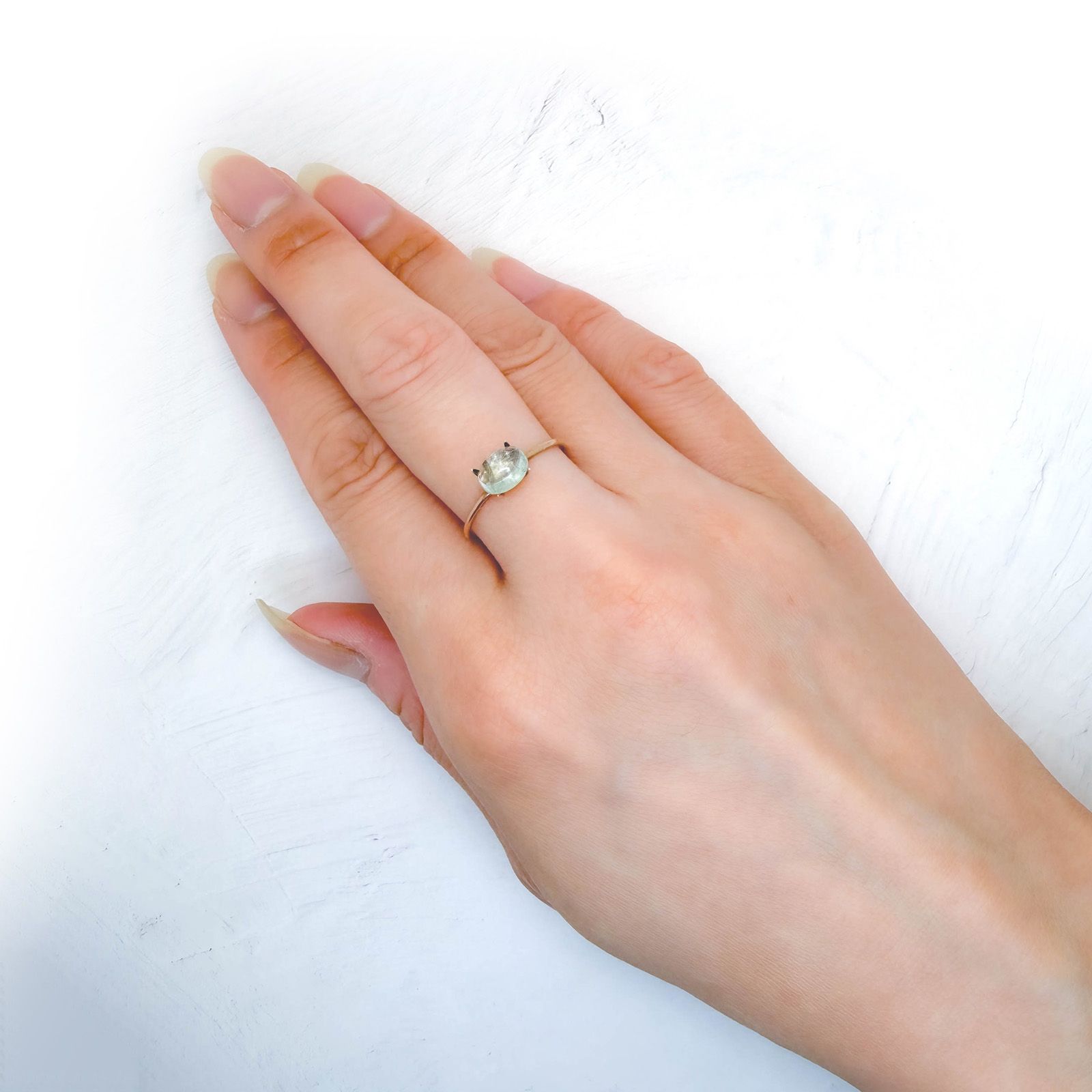 バナジウムコーネルピン(宝石名コーネルピン)タンザニア・タンガ州産 識別済 1.07ct / 6.8x5mm前後 [260815562]