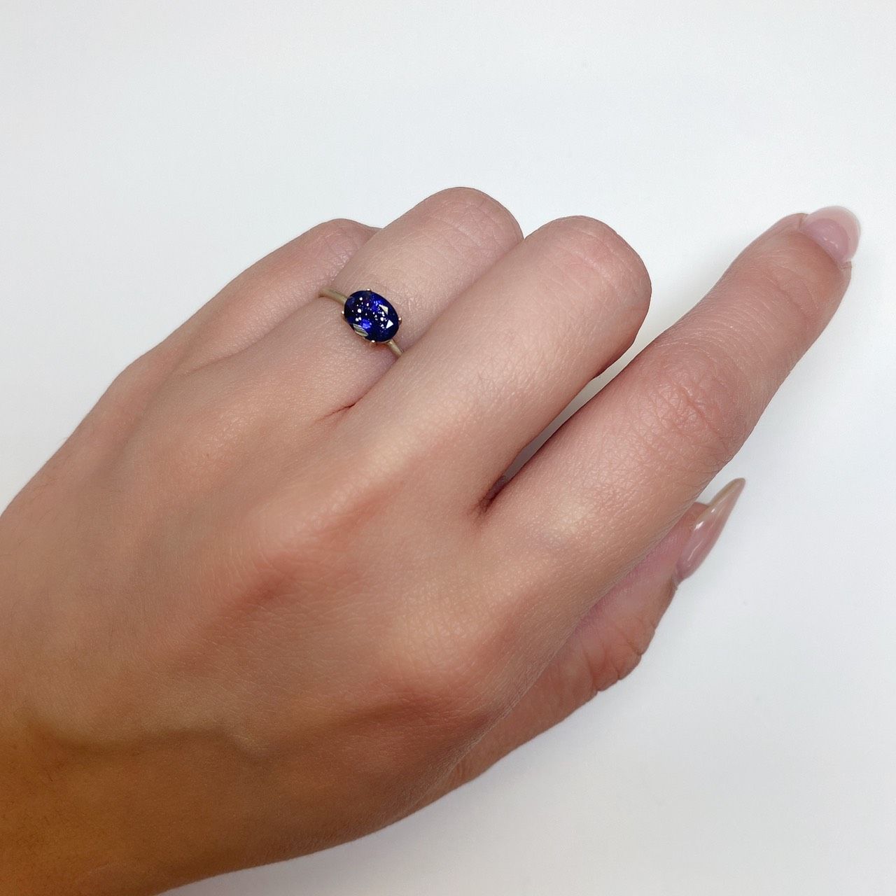アイオライトサンストーン インド・ブラジル産 ルース 0.7ct[210611101]7.1×5.1mm前後