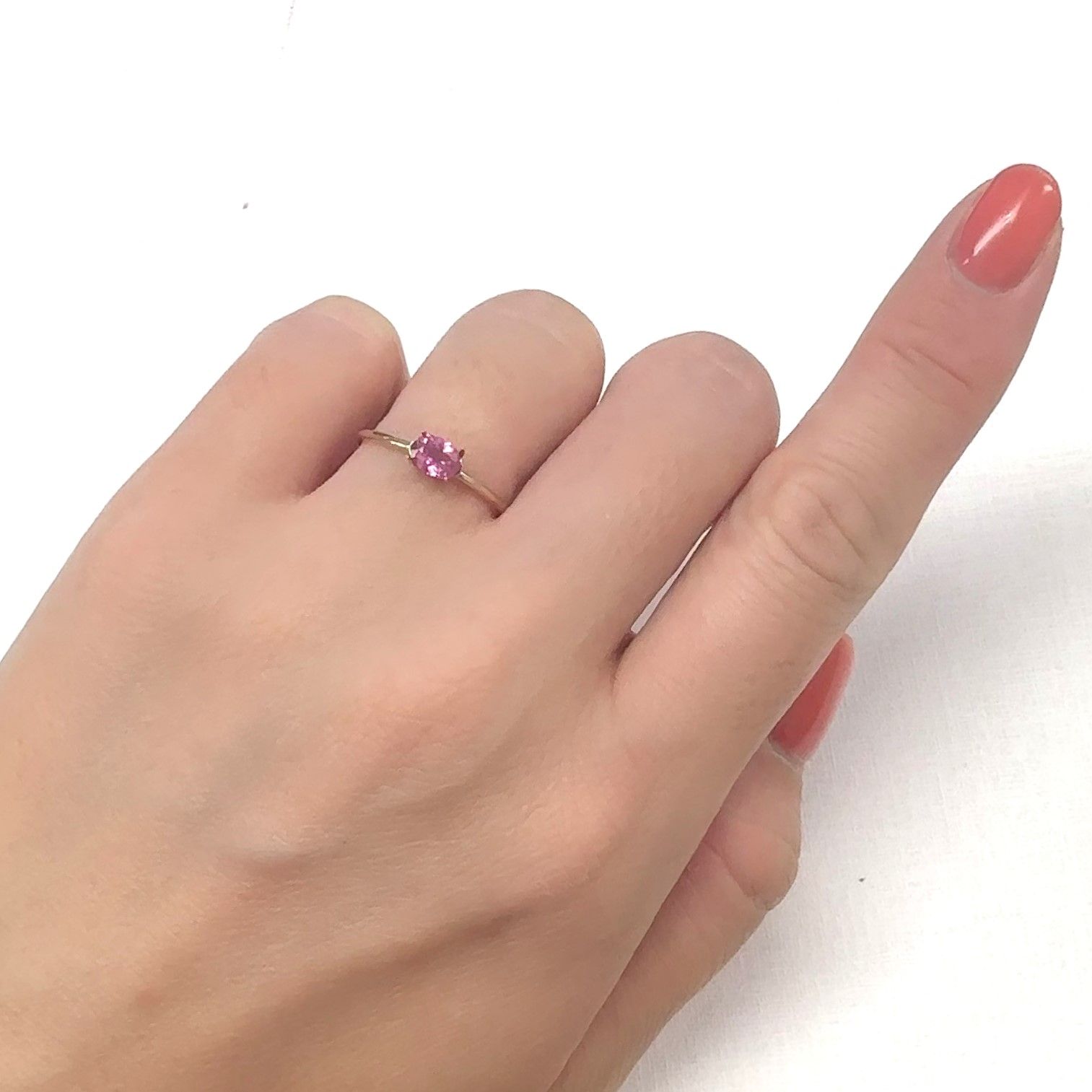 ピンクサファイア ビルマ/モザンビーク産 0.36ct[240929062]5.2x3.9mm前後