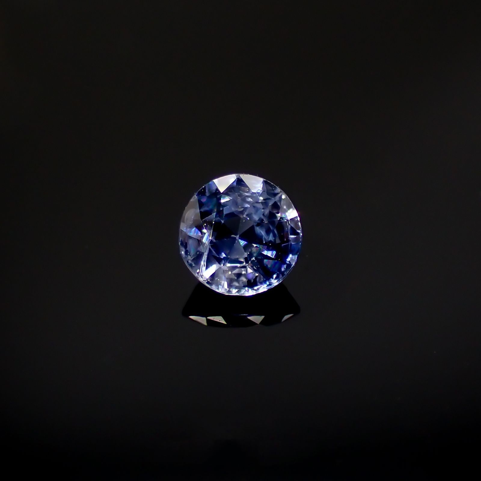 アイスブルーサファイア(宝石名サファイア)スリランカ/マダガスカル産 0.35ct 識別済[220515977]4.2x4.1mm前後