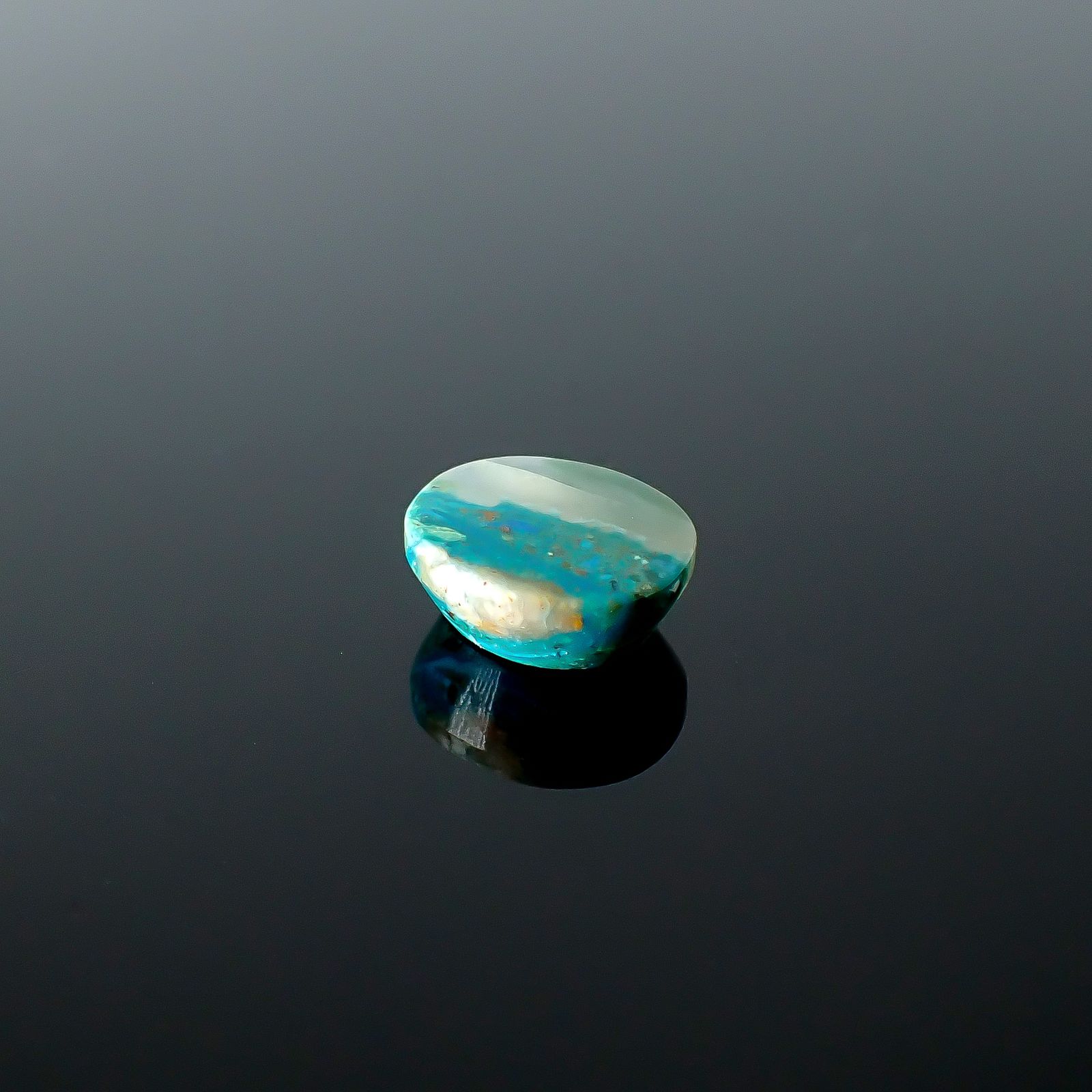 ブルーオパール ペルー産 4.57ct [250730728]11.7x10.2mm前後