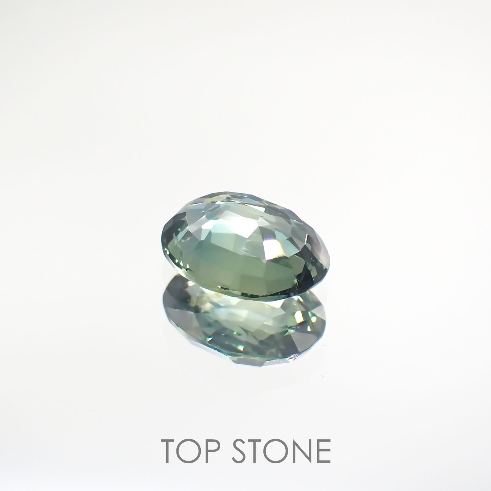 バイカラーサファイア(宝石名バイカラー・サファイア) マダガスカル/スリランカ産 1.41ct 識別済[210812472]7.7×6mm前後