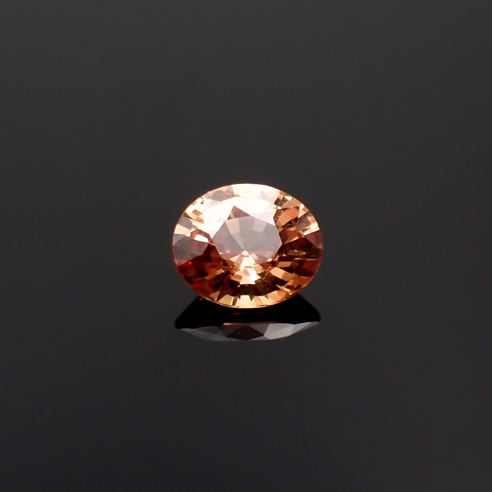 パパラチャサファイア(宝石名サファイア/別名パパラチャ・サファイア)スリランカ産 0.603ct CGL鑑付[231224693]5.5x4.7mm前後