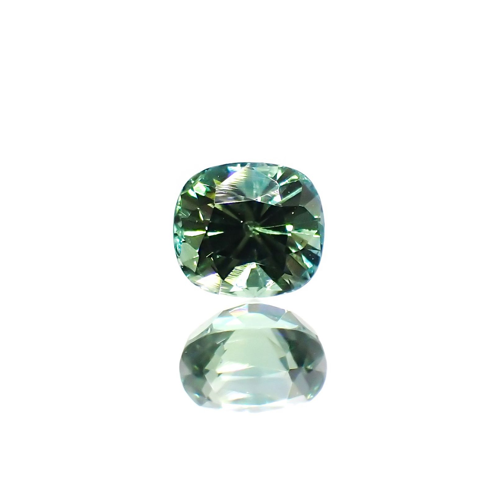 グリーントルマリン アフガニスタン産 1.04ct / 6.2x5.5mm前後 [220114107]