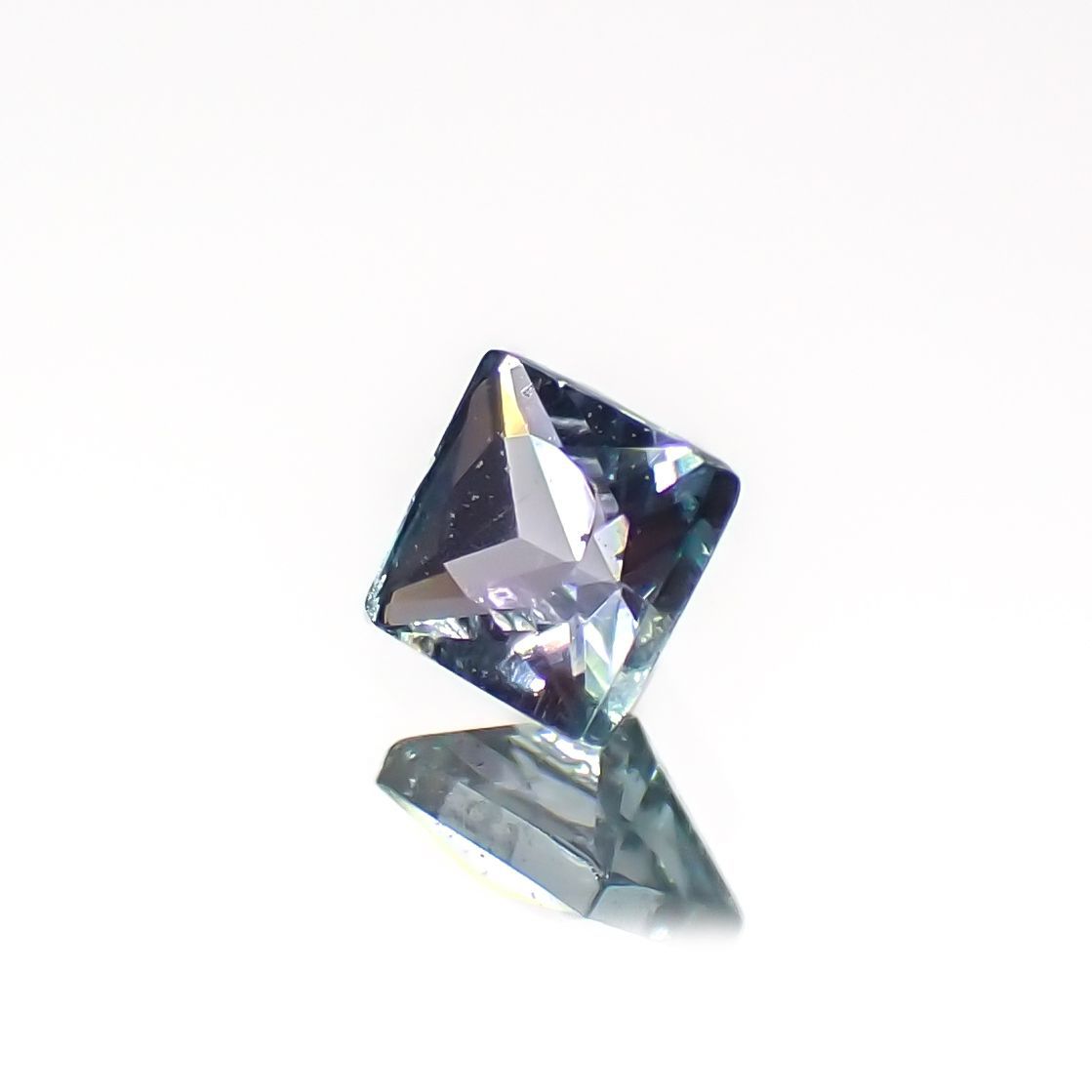 ◇プリンセスカット◇ブルーグリーンコーネルピン(宝石名コーネルピン)タンザニア産 0.080ct 識別済[221219236]2.1x2.1mm前後