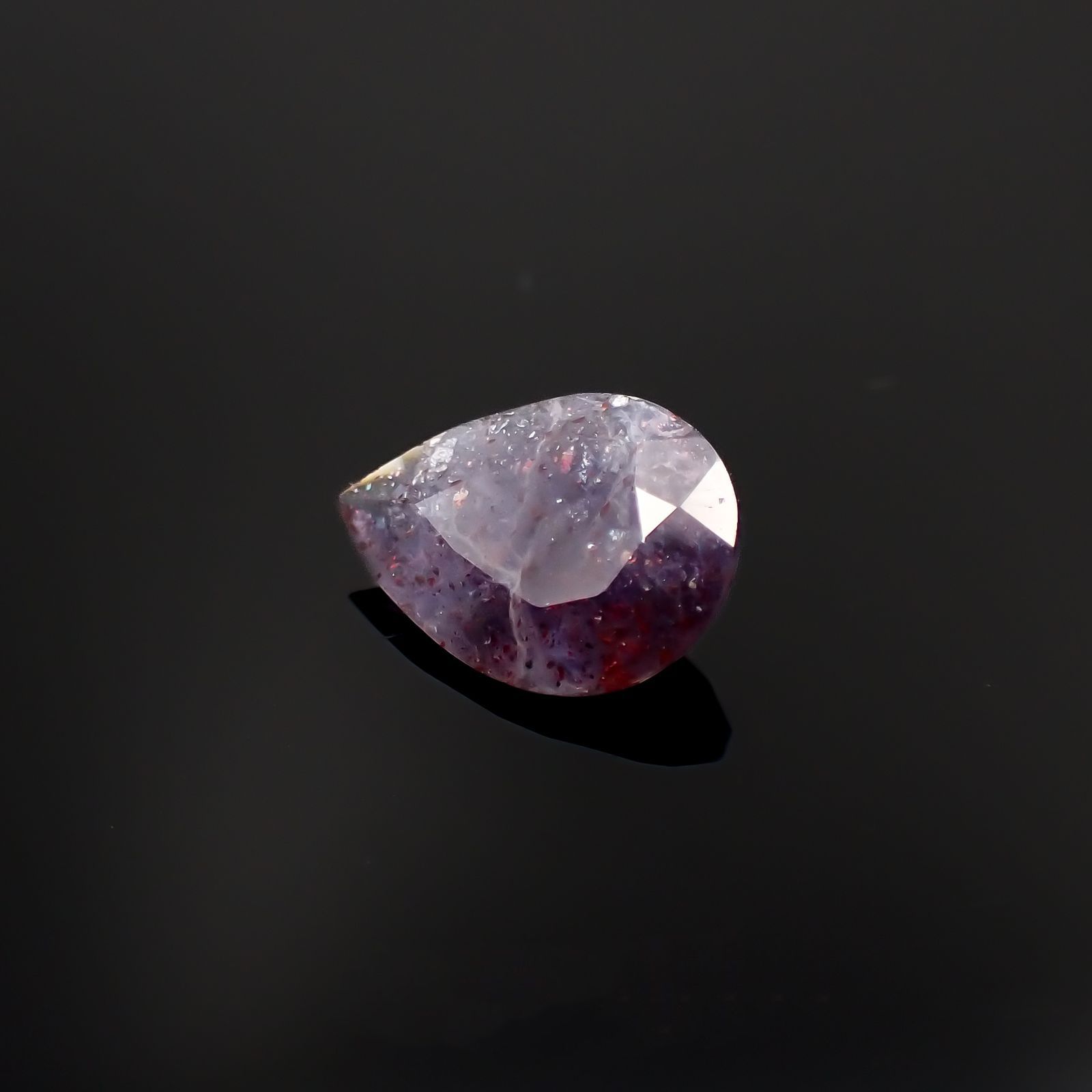 ブラッドショットアイオライト インド産 1.31ct[221219653]10.6x7.6mm前後
