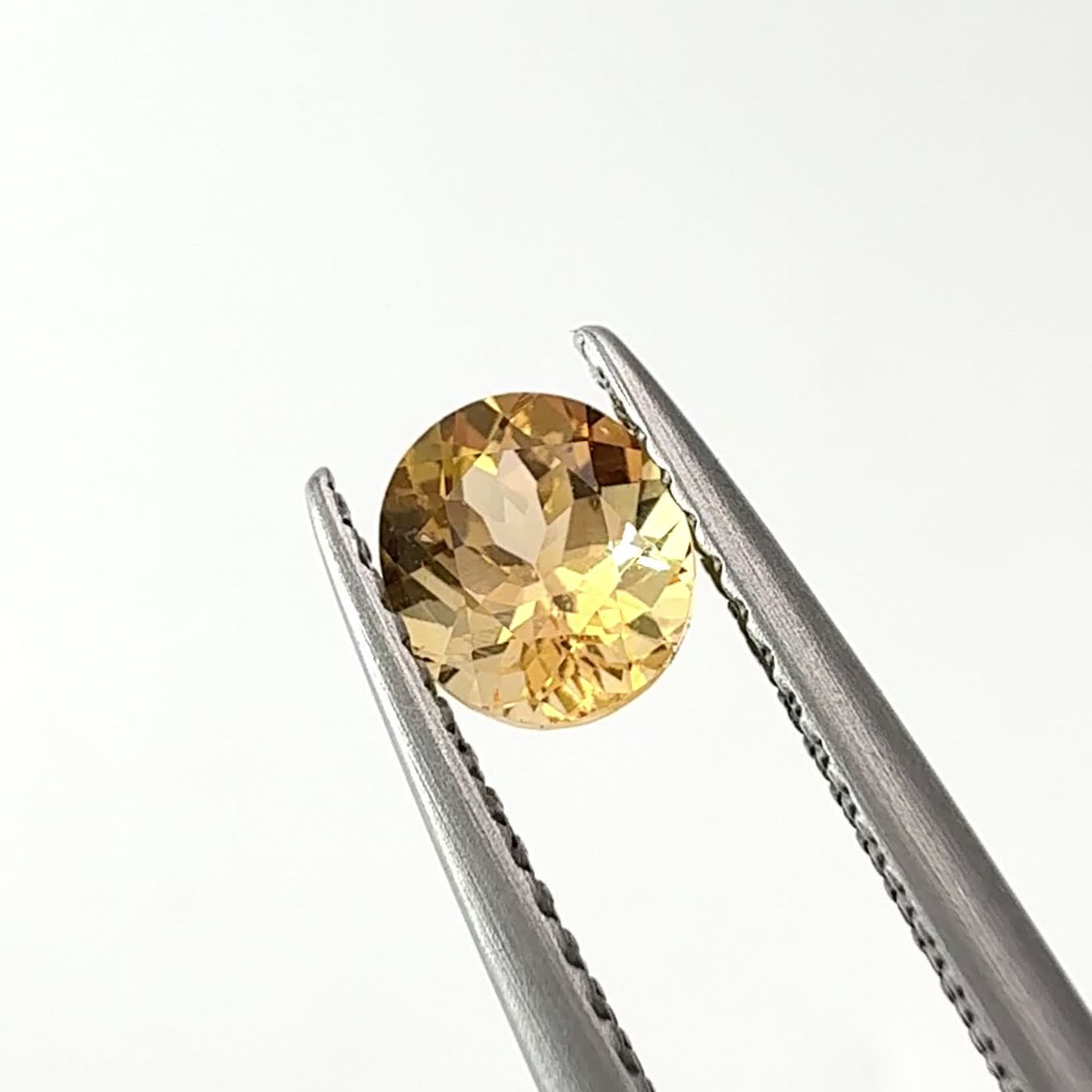 インペリアルトパーズとは｜皇帝の名を冠する宝石の物語 | TOP STONE