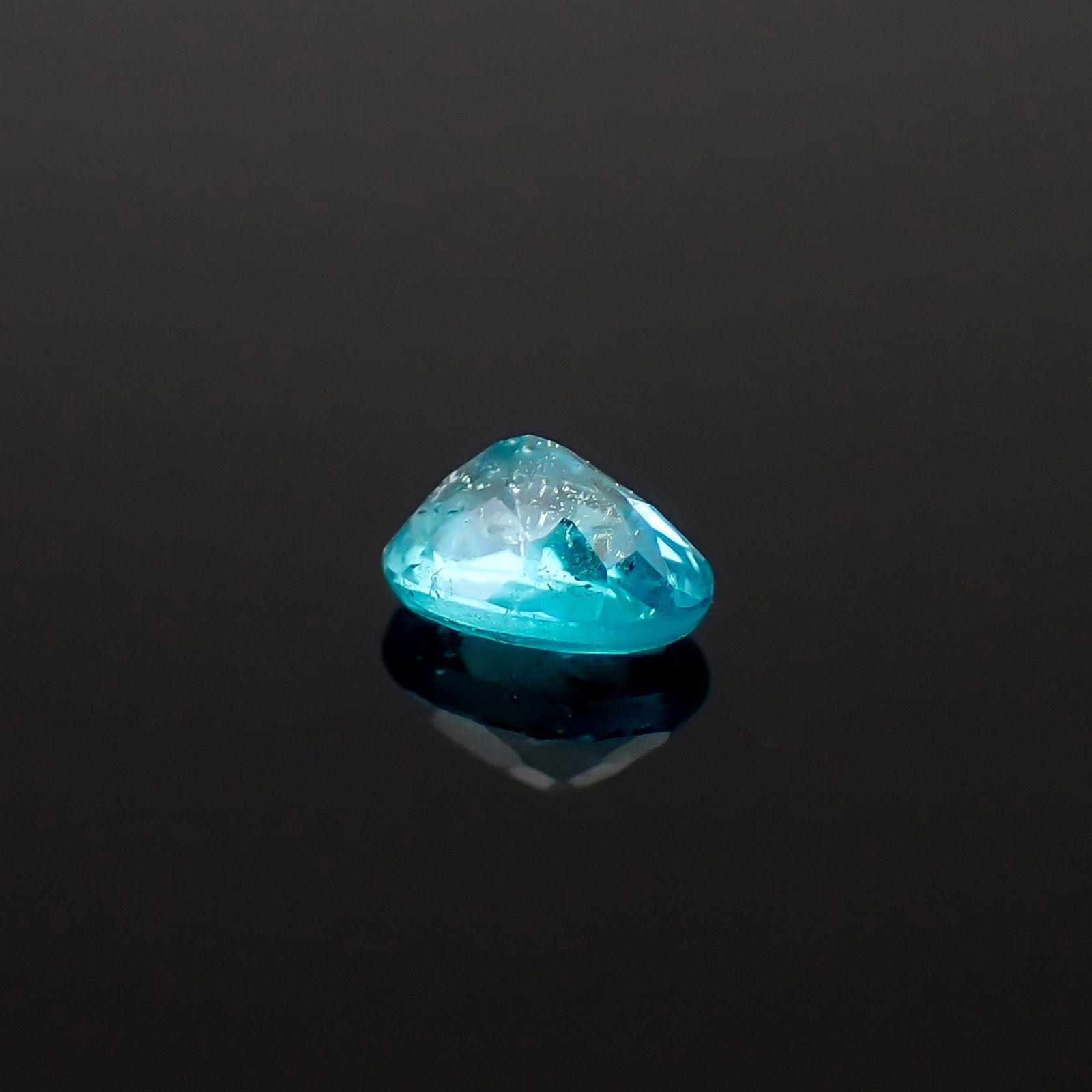 パライバトルマリン ブラジル・パライバ州バターリャ鉱山産 0.10ct / 3.4x2.4mm前後 [260932808]