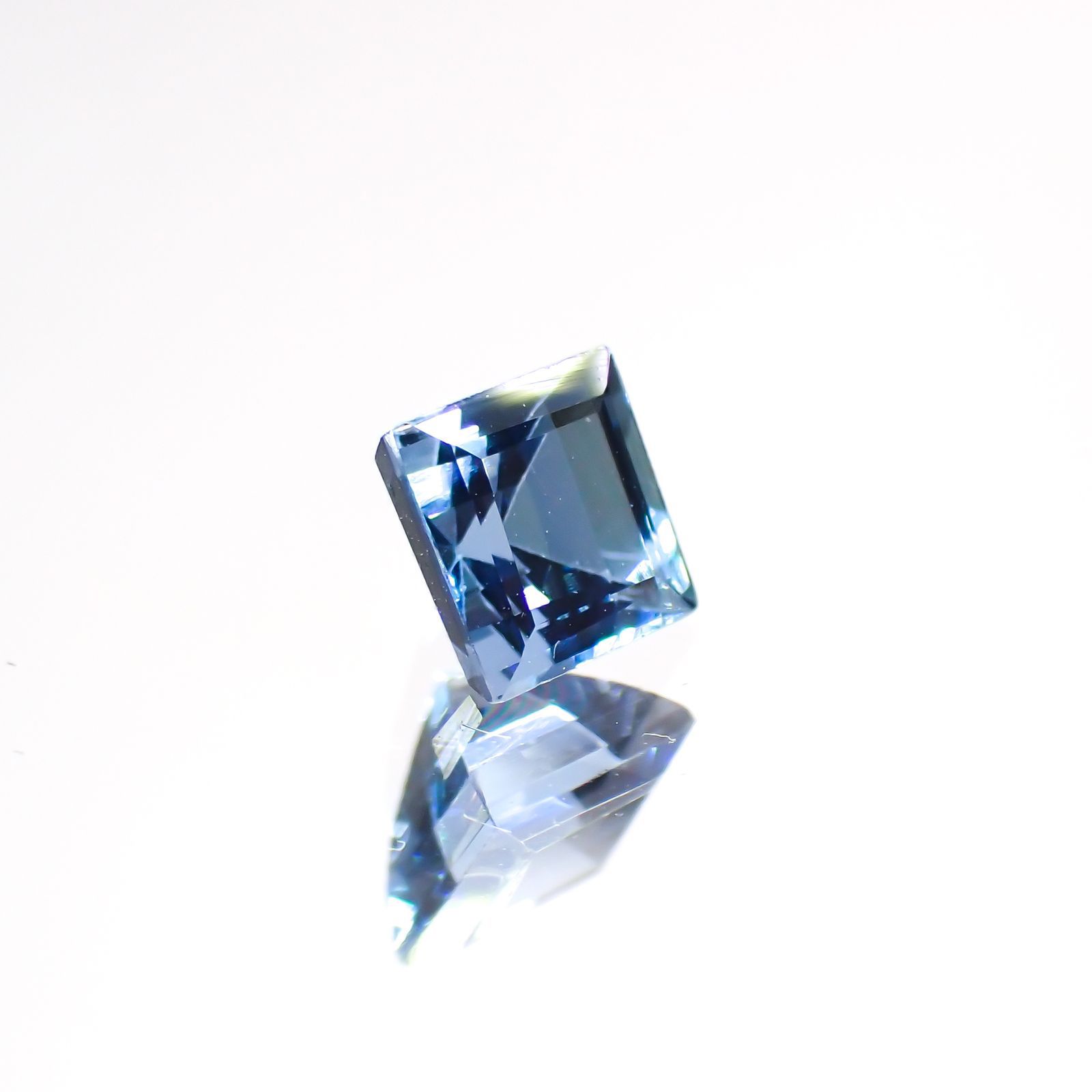 サンタマリアアクアマリン ブラジル産 0.39ct[220114049]4x4mm前後