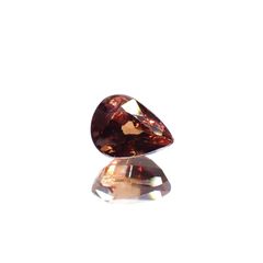 カラーシフトマラヤガーネット(宝石名ガーネット)タンザニア産 識別済 1.90ct / 7.8x5.9mm前後 [260415009]