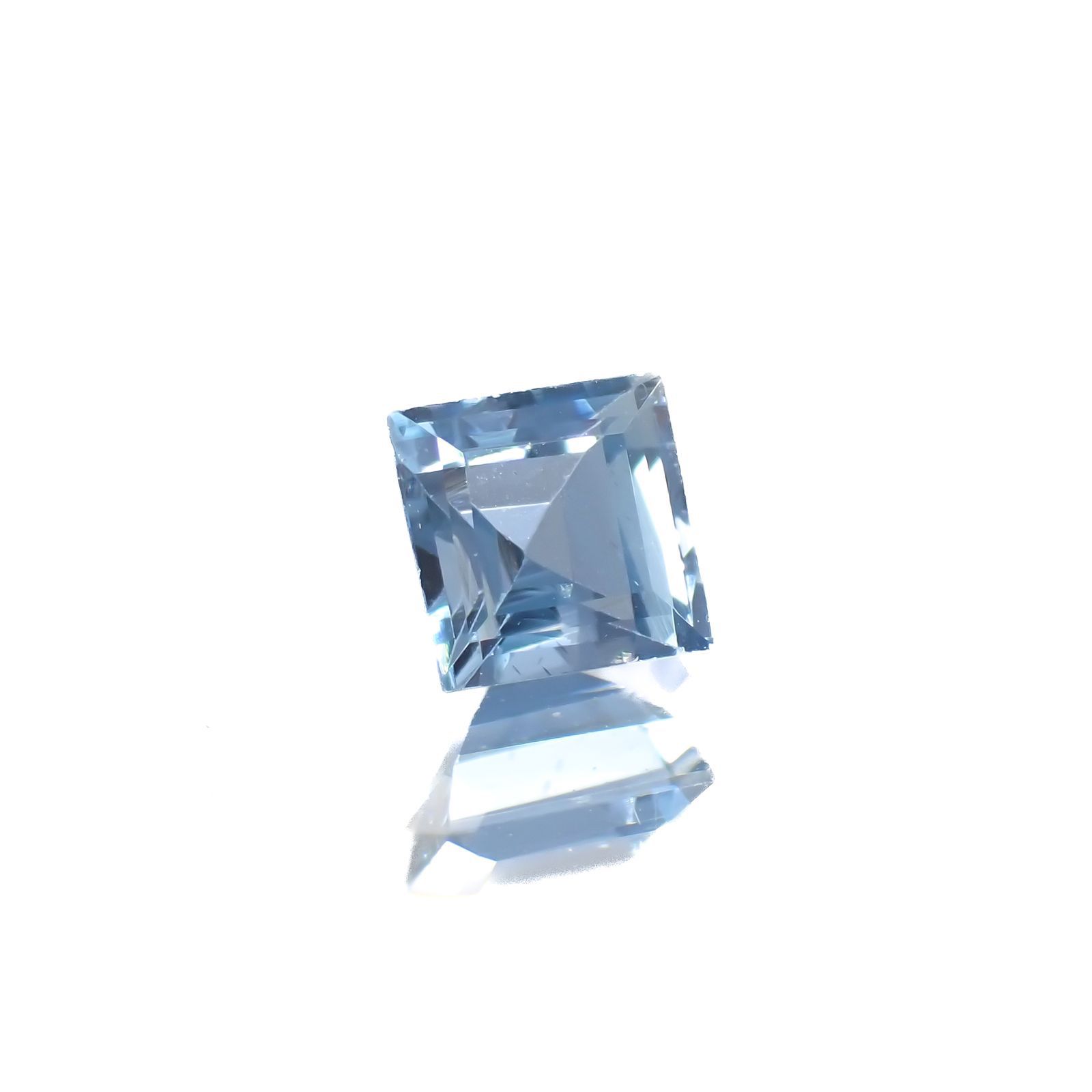 サンタマリアアクアマリン ブラジル産 0.24ct[220918070]3.5x3.4mm前後