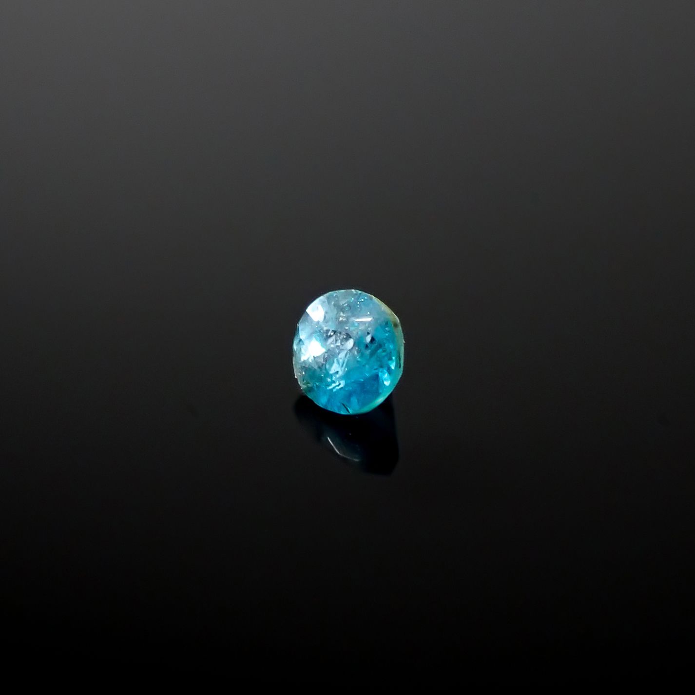 ユークレース(宝石名ユークレース)ジンバブエ産 0.053ct 識別済[241029228]2.2x2.2mm前後