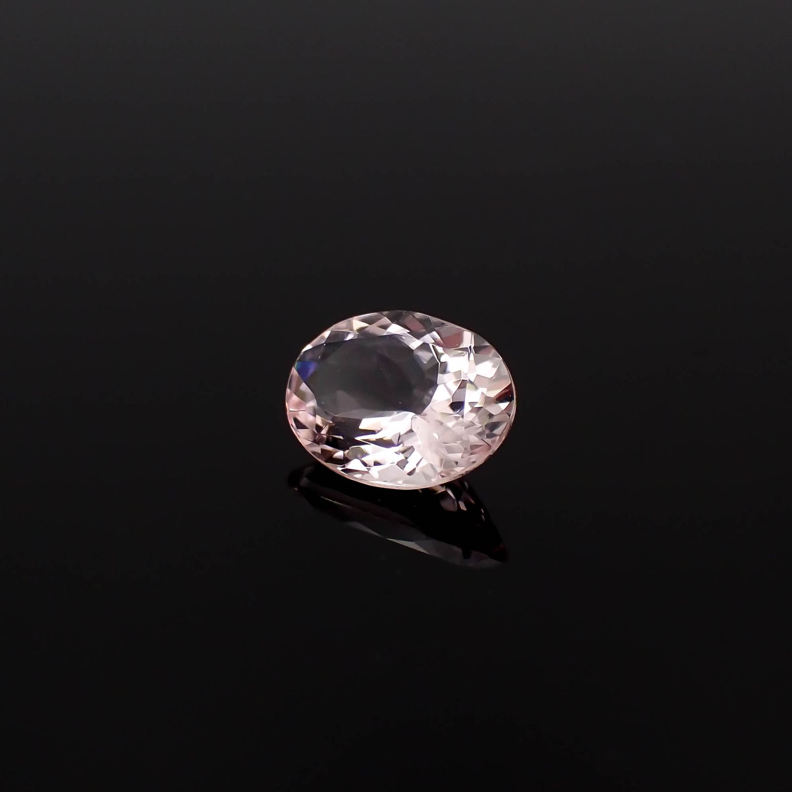 モルガナイト ブラジル産 1.02ct[240326776]7.9x6.1mm前後