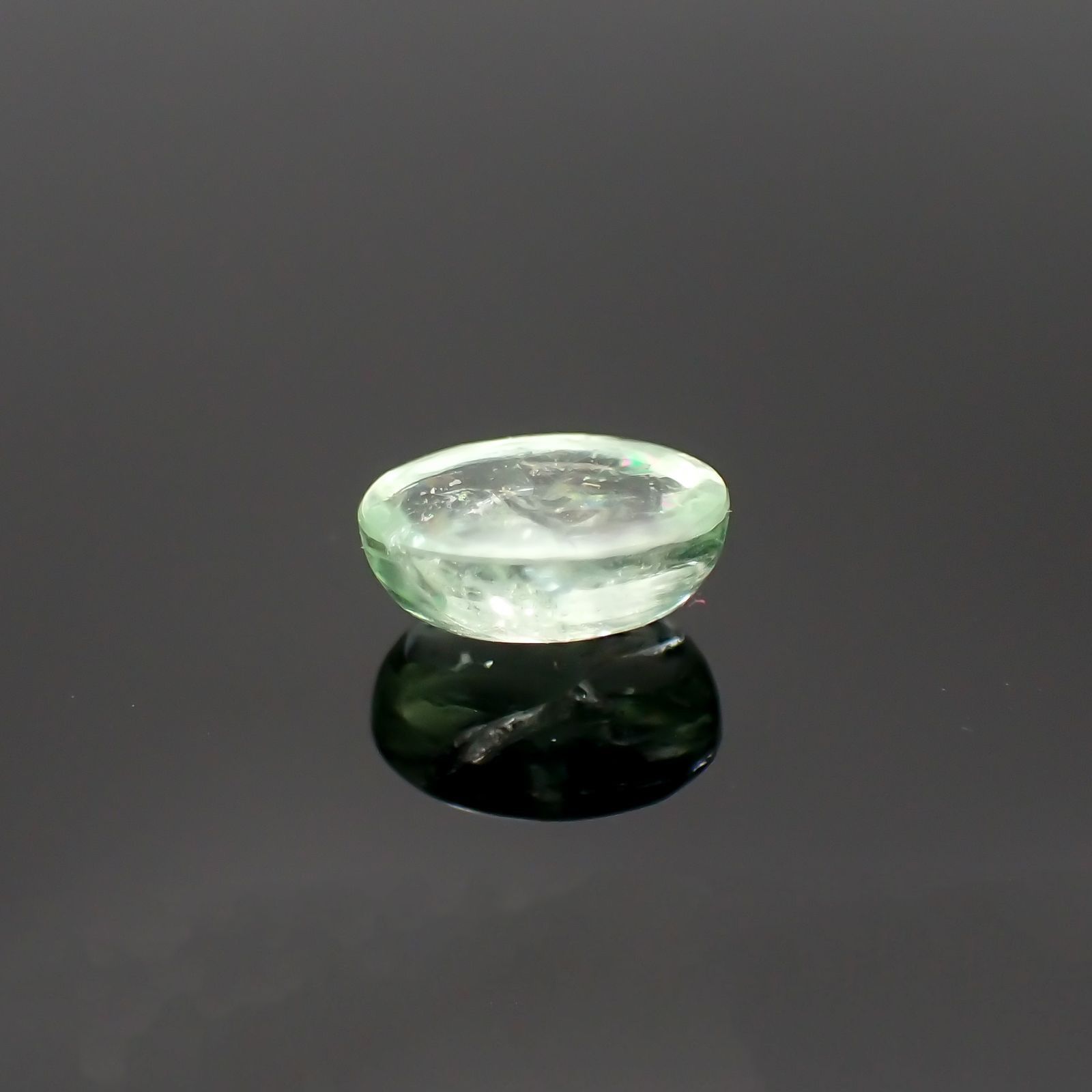 ミントガーネット(宝石名グロッシュラー・ガーネット)タンザニア産 識別済 1.16ct / 6.8x5mm前後 [220917752]