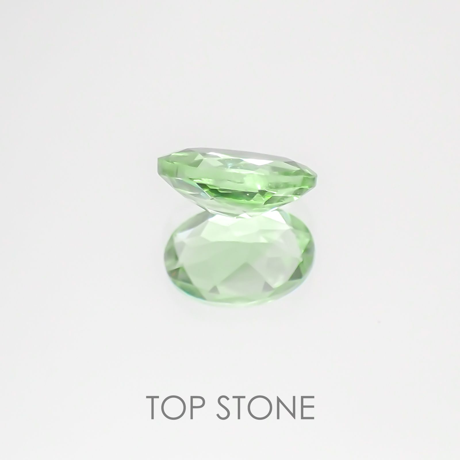 ミントガーネット(宝石名グリーン グロッシュラー・ガーネット) タンザニア・メレラニ鉱山産 0.53ct 識別済[20127917]6.2×4.1mm前後