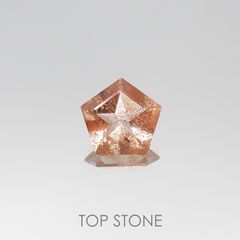 ◇ペンタゴンカット◇オレゴンサンストーンSA(宝石名ラブラドライト) アメリカ・オレゴン州産 0.47ct 識別済[210610972]5.9×6.1mm前後