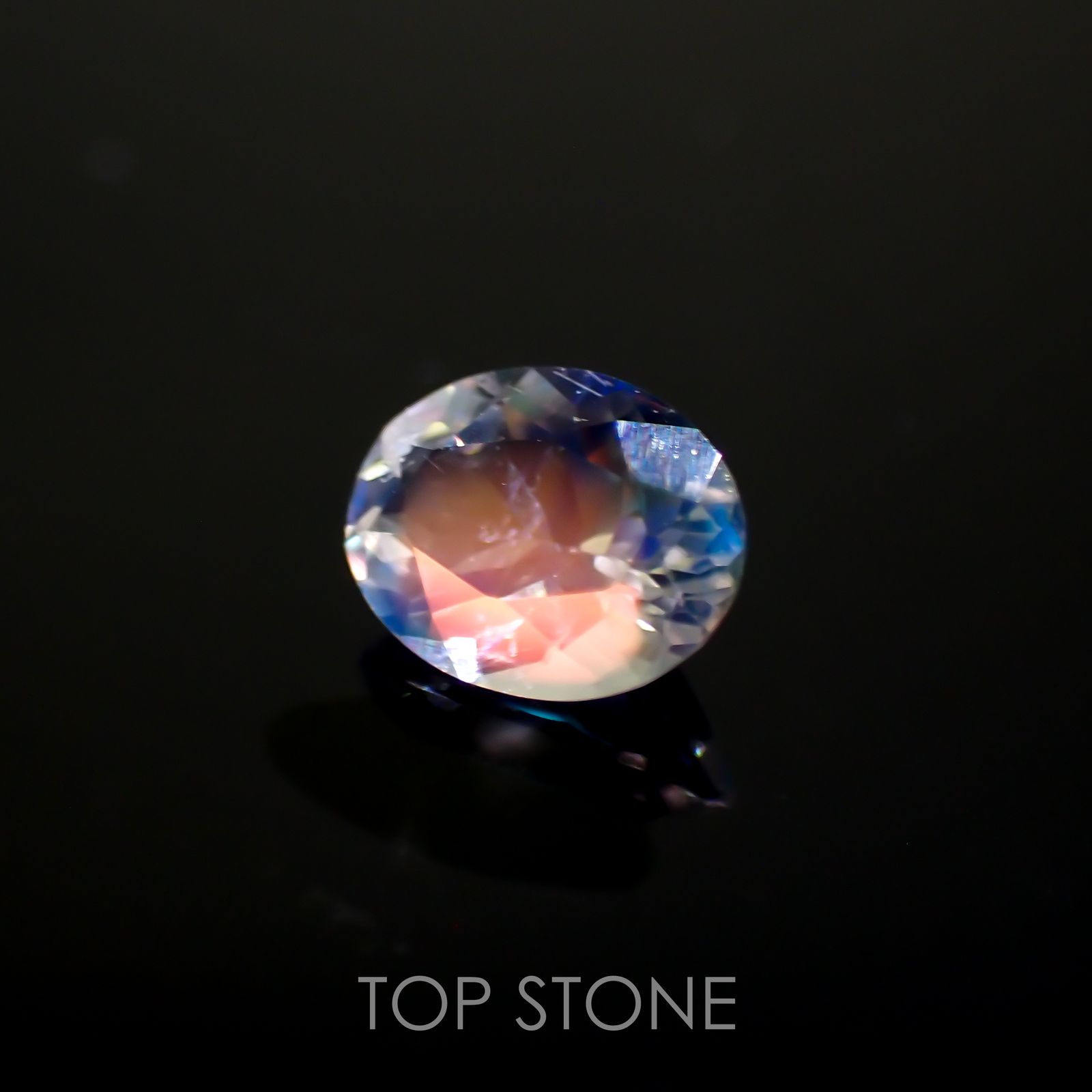 レインボームーンストーン(宝石名ラブラドライト)マダガスカル産 0.43ct 識別済[211113748]5.9x4.6mm前後
