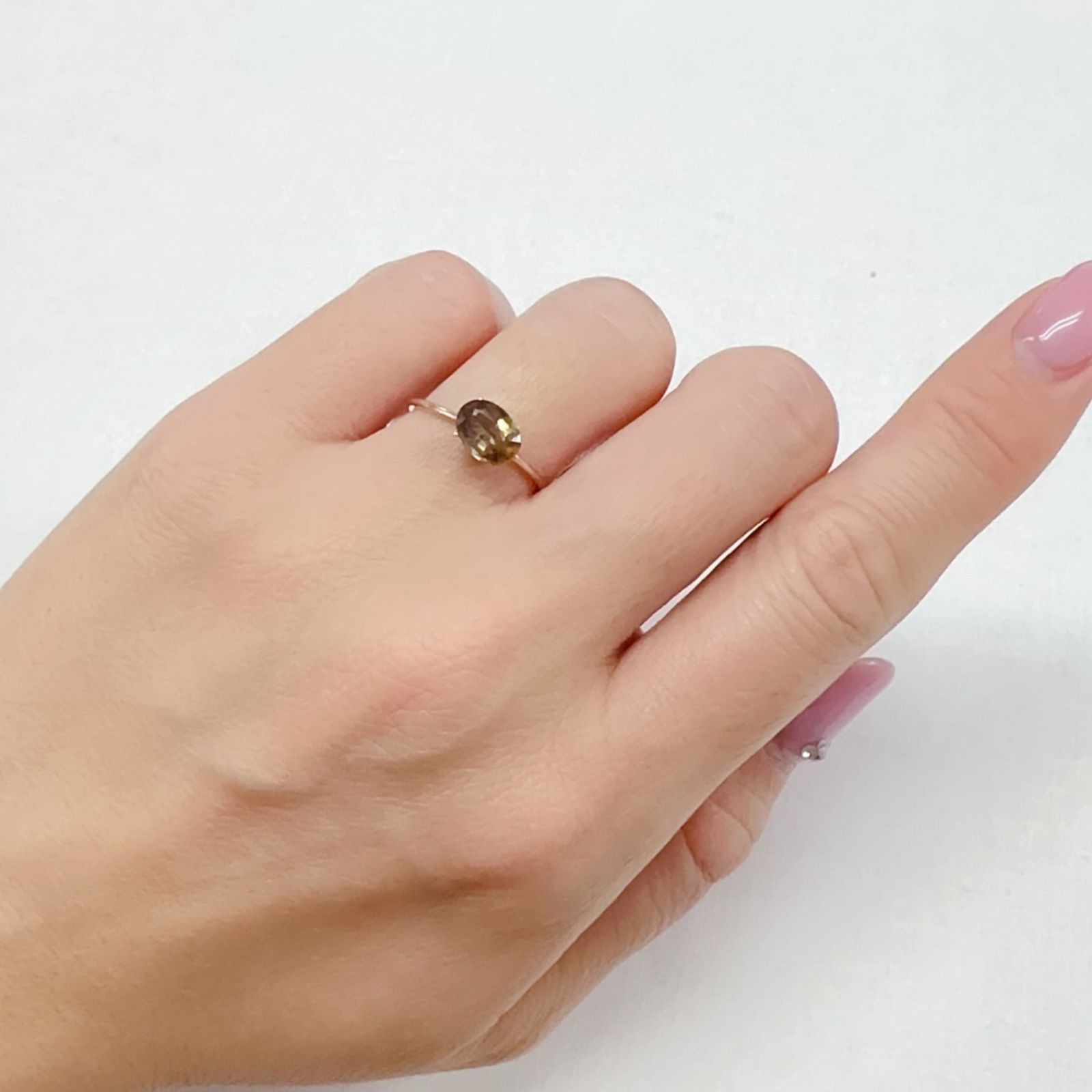 アキシナイト(宝石名アキシナイト)パキスタン産 0.99ct 識別済[231224380]7.3x5.4mm前後