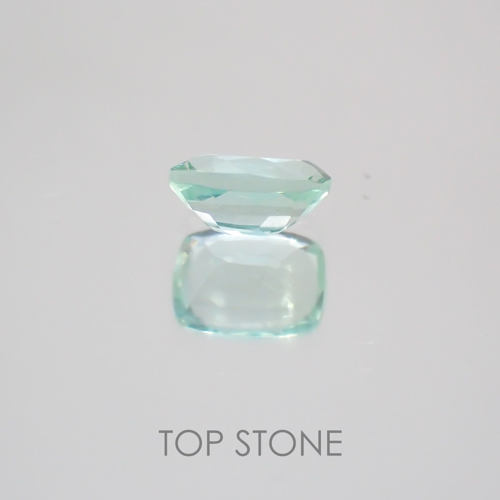 ミントベリル(宝石名グリーン・ベリル) ブラジル産 0.46ct 識別済[21069828]5.6×4mm前後