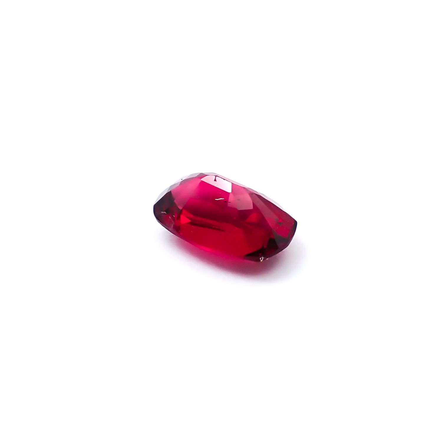ジェダイスピネル(宝石名スピネル/別名ジェダイスピネル)ビルマ産 GUILD鑑付 0.41ct / 5.36x3.52mm前後 [260732538]