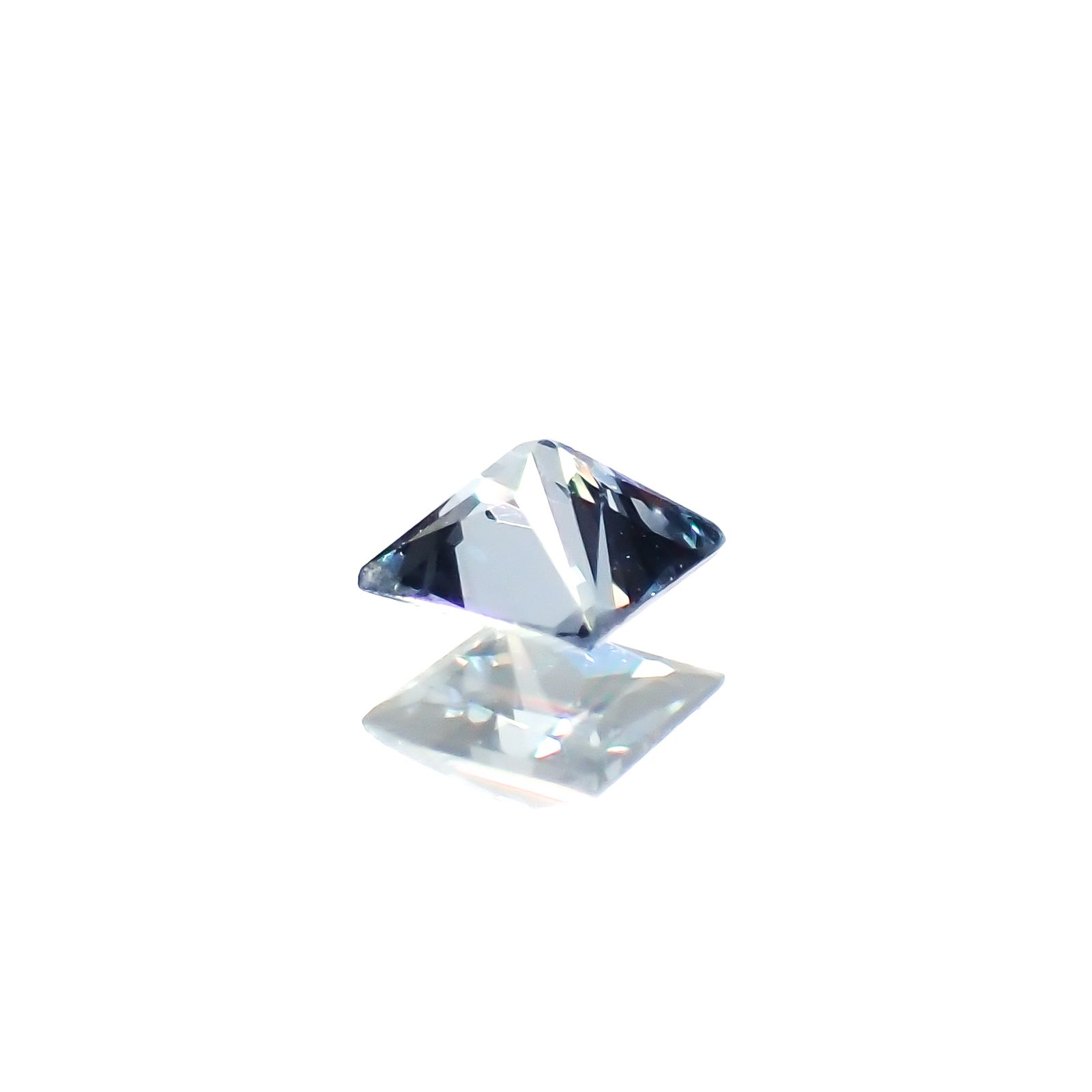 ◇プリンセスカット◇カラーチェンジガーネット アレキタイプ マダガスカル・ベキリー産 0.086ct[230522183]2.5x2.4mm前後