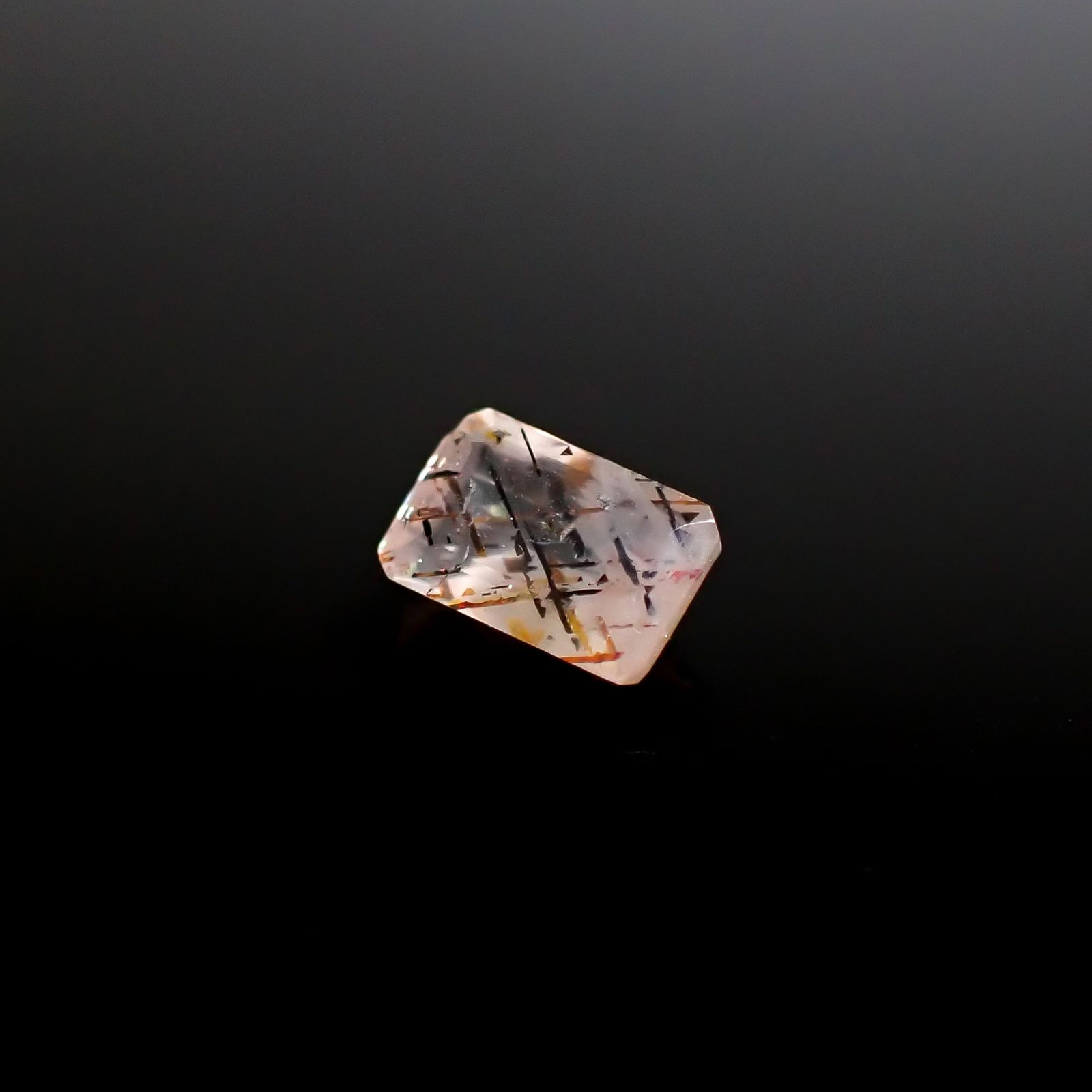 レインボーラティスサンストーン オーストラリア産 0.67ct [250229856]6.9x4.2mm前後