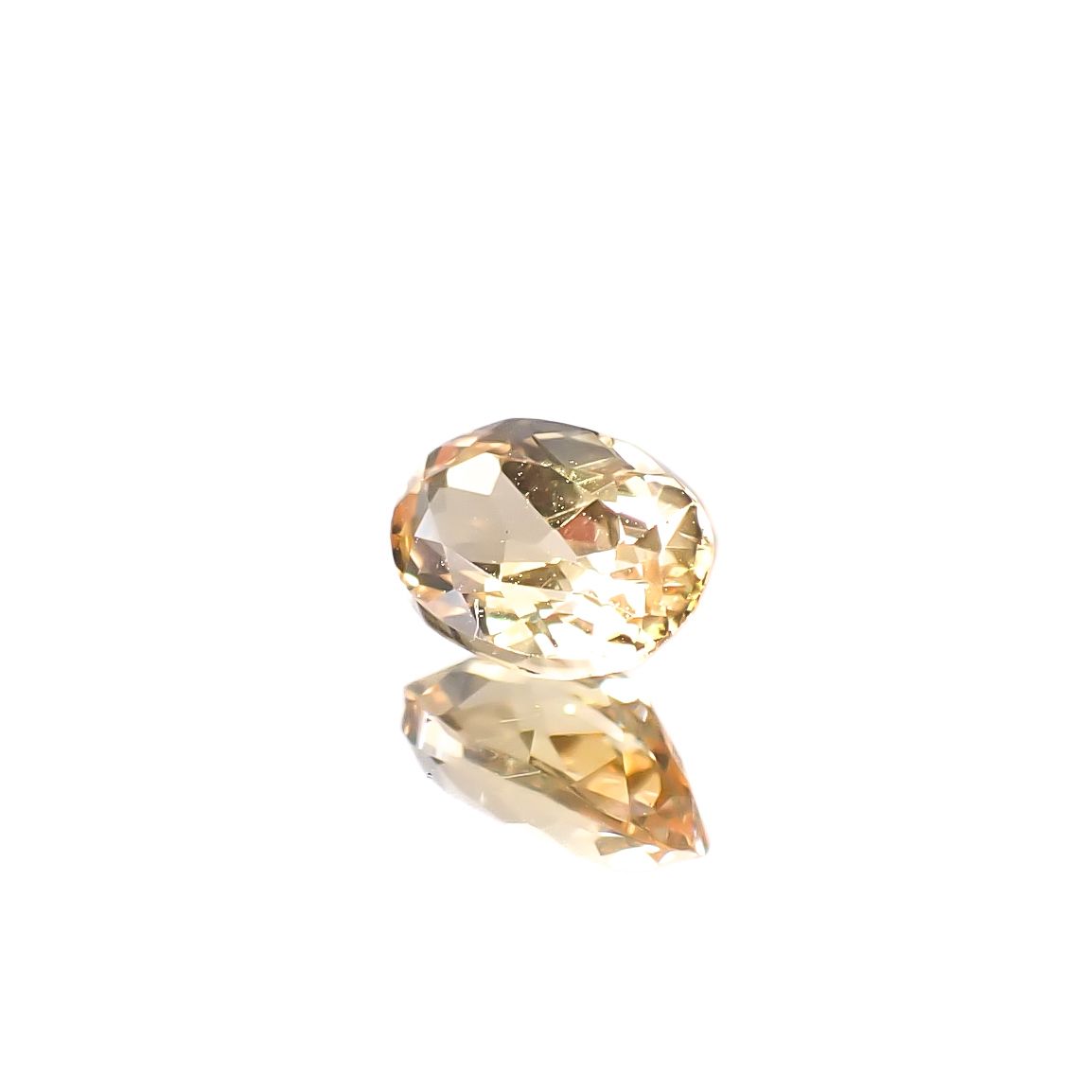 インペリアルガーネット(宝石名ヘソナイト・ガーネット)スリランカ産 0.48ct 識別済[241129437]5.7x3.8mm前後