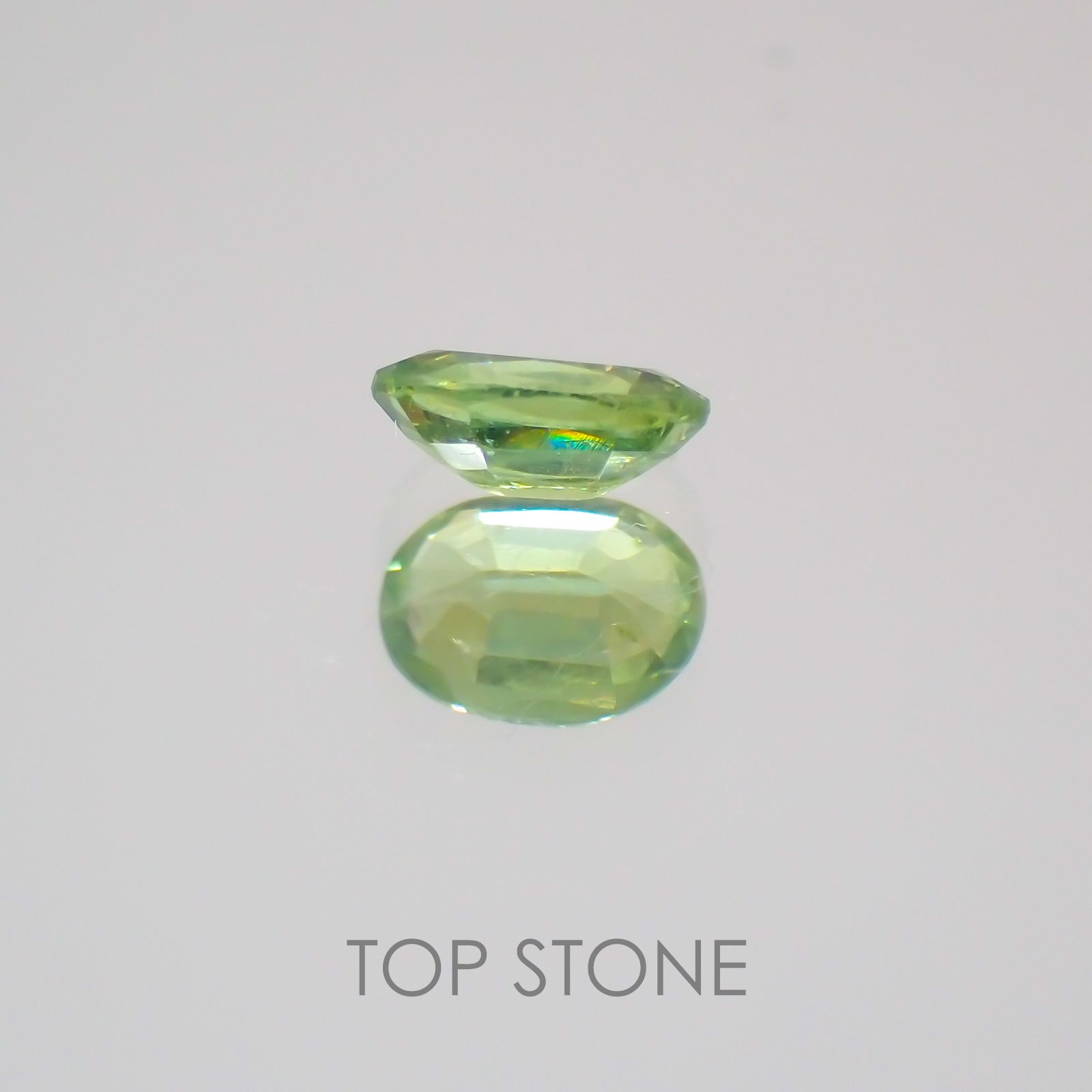 デマントイドガーネット(宝石名デマントイド・ガーネット) ナミビア産 0.17ct 識別済[21059885]4.1×3mm前後