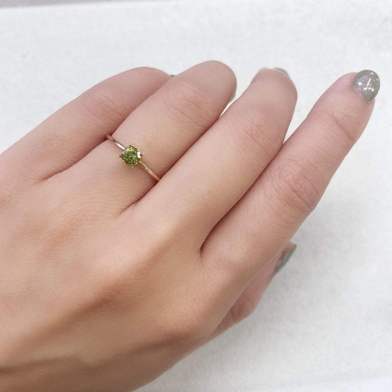 ◇オクタゴンカット◇ペリドット(宝石名ペリドット) パキスタン産 0.45ct 識別済[210913106]4×3.9mm前後