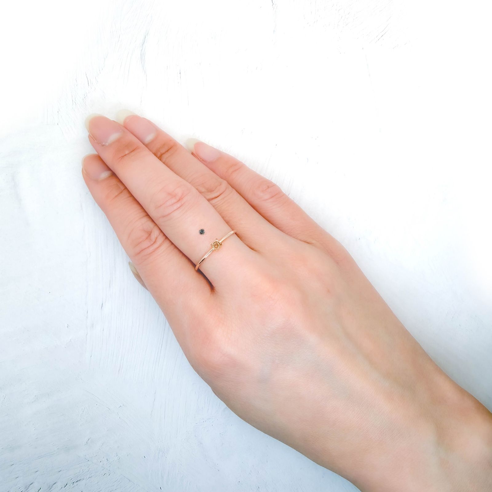 アレキサンドライト ロシア産 0.024ct / 1.7x1.7mm前後 [260532154]