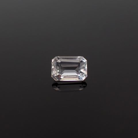 テネブレッセンススキャポライト アフガニスタン産 0.18ct / 4.1x2.9mm前後 [260432045]