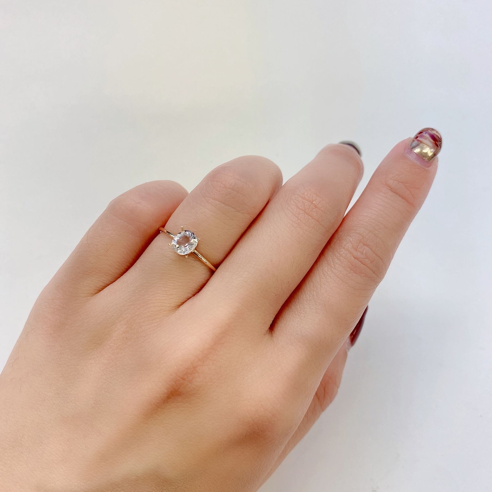 ポードレッタイト カラーレス(宝石名ホワイト・ポードレッタイト)ビルマ産 0.515ct ソ付(彩珠)[230722817]5.7x5.1mm前後