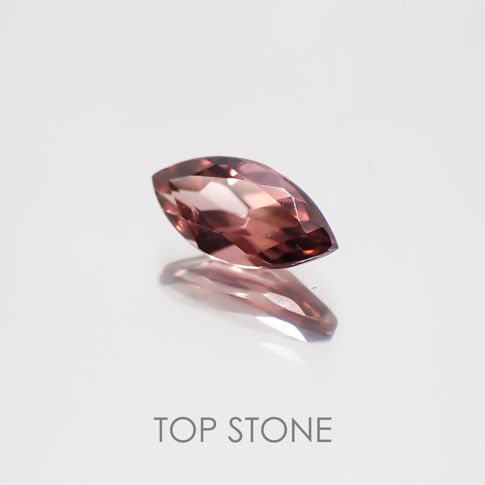 ピンクジルコン スリランカ,カンボジア産 ルース 0.53ct[21029783]7.1×3.4mm前後