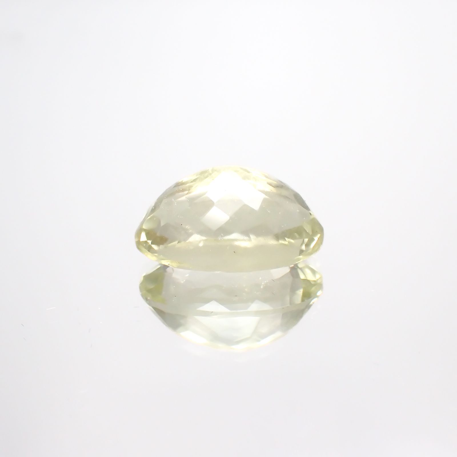 リビアングラス 発見地：エジプト・リビア砂漠 10.69ct[221018191]18.3x12.1mm前後