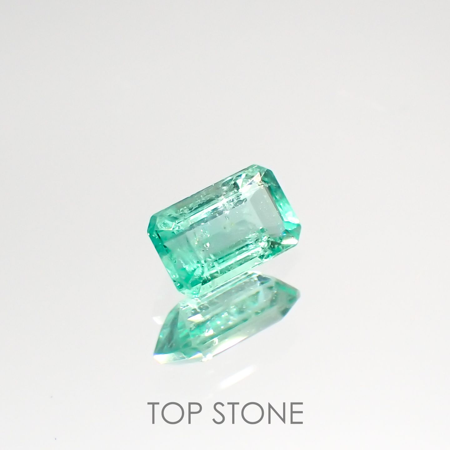 エメラルド ザンビア産 ルース 0.26ct[210812997]5×3mm前後