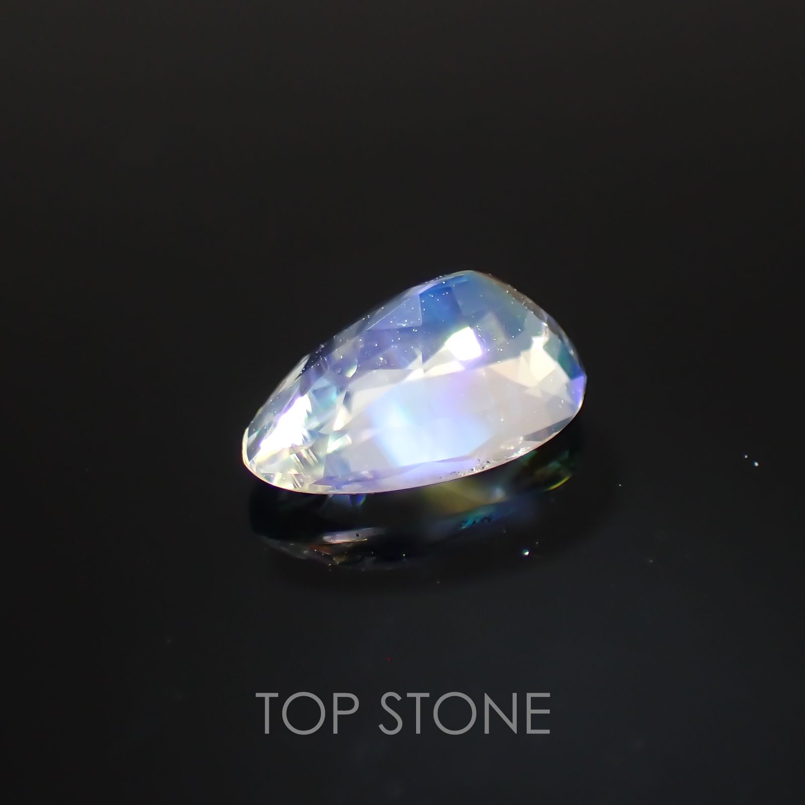 レインボームーンストーン(アンデシンラブラドライト) マダガスカル産 ルース 1.01ct[210310398]8.2×6mm前後