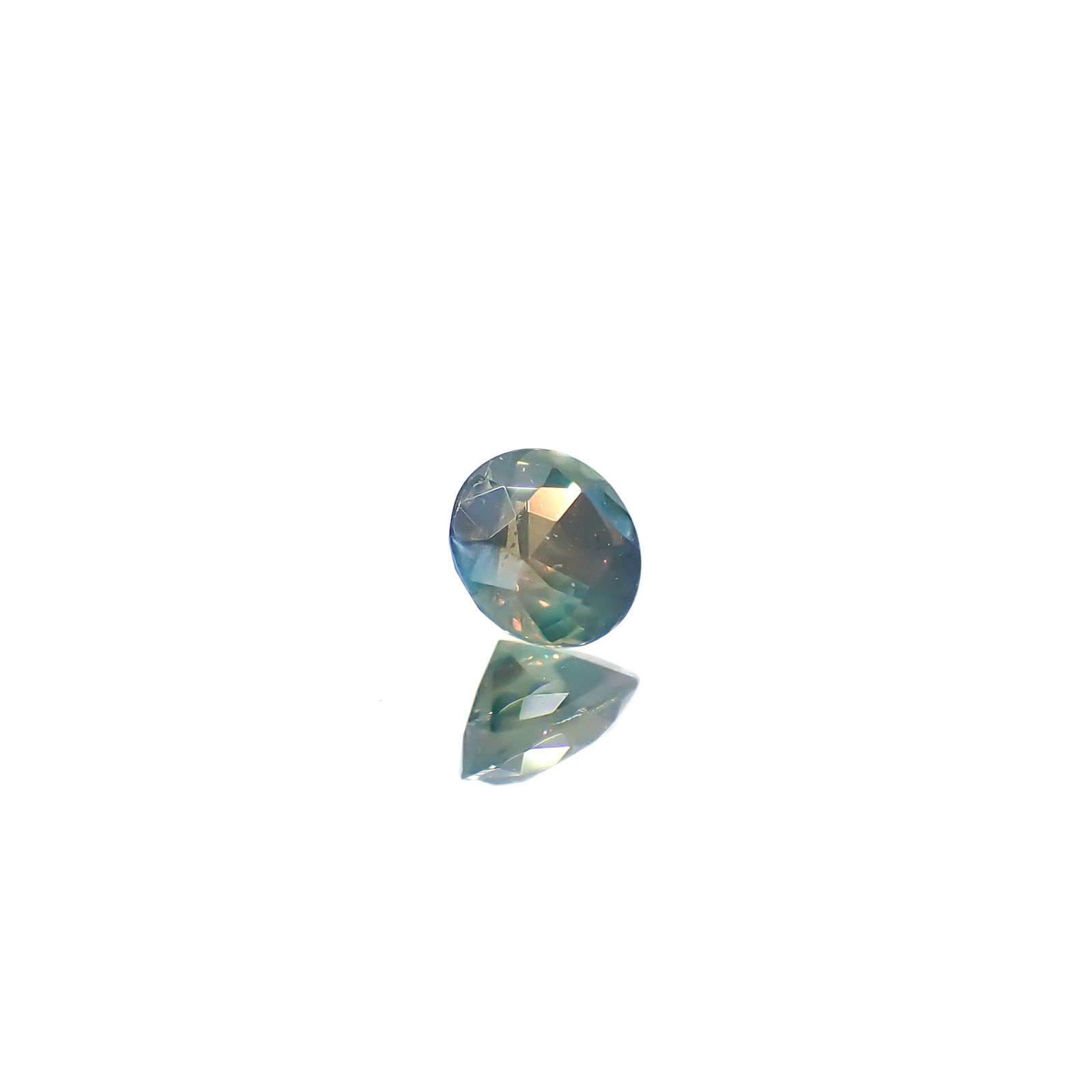 アレキサンドライトキャッツアイ ブラジル・ミナスジェライス州ヘマチタ鉱山産 0.15ct[240527431]3.2x3.2mm前後