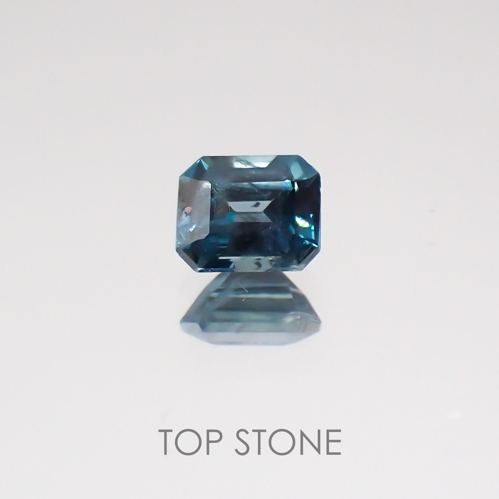 サファリン マダガスカル産 ルース 0.18ct[20128840]3.4×2.7mm前後