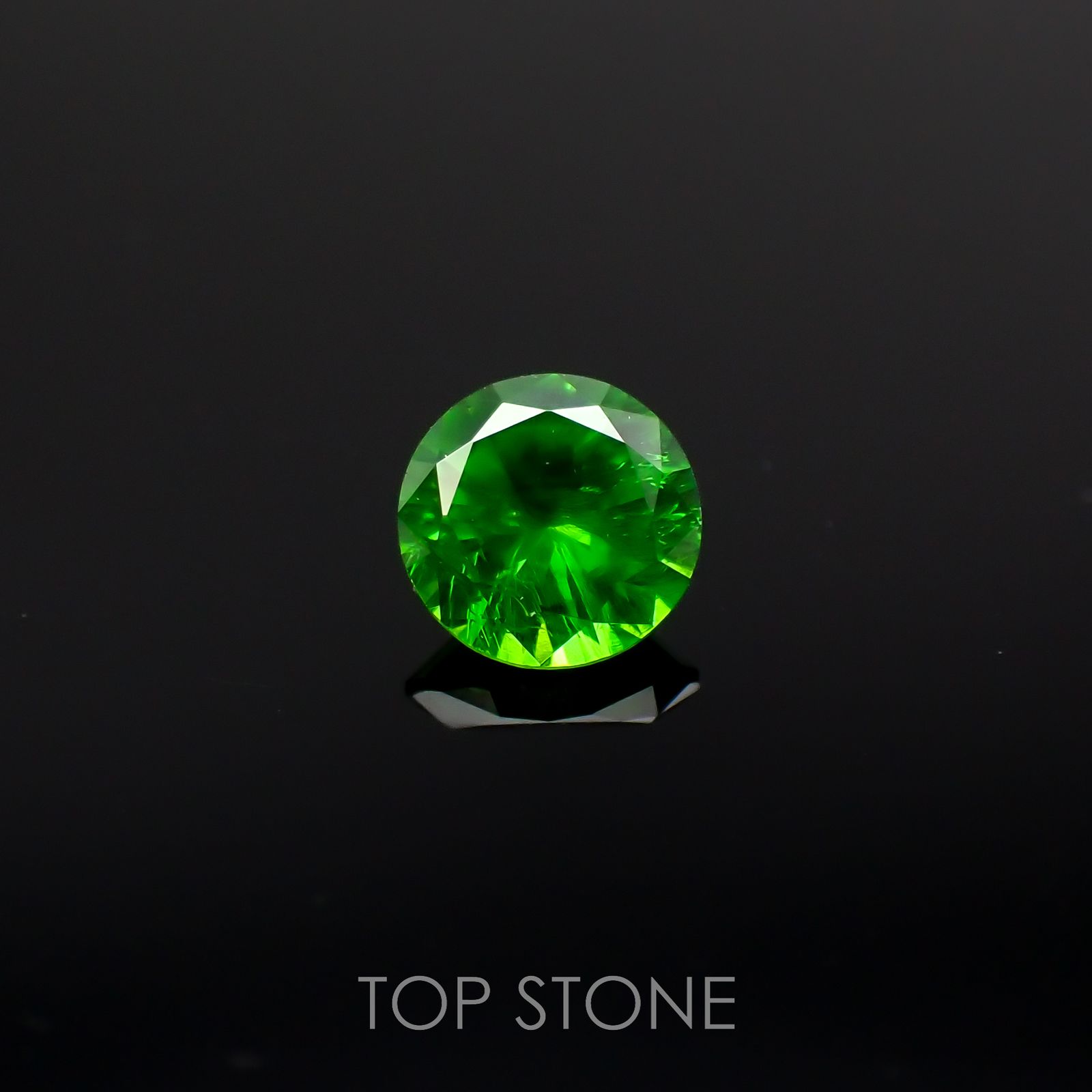 デマントイドガーネット ロシア産 0.19ct[221018224]3.5x3.5mm前後