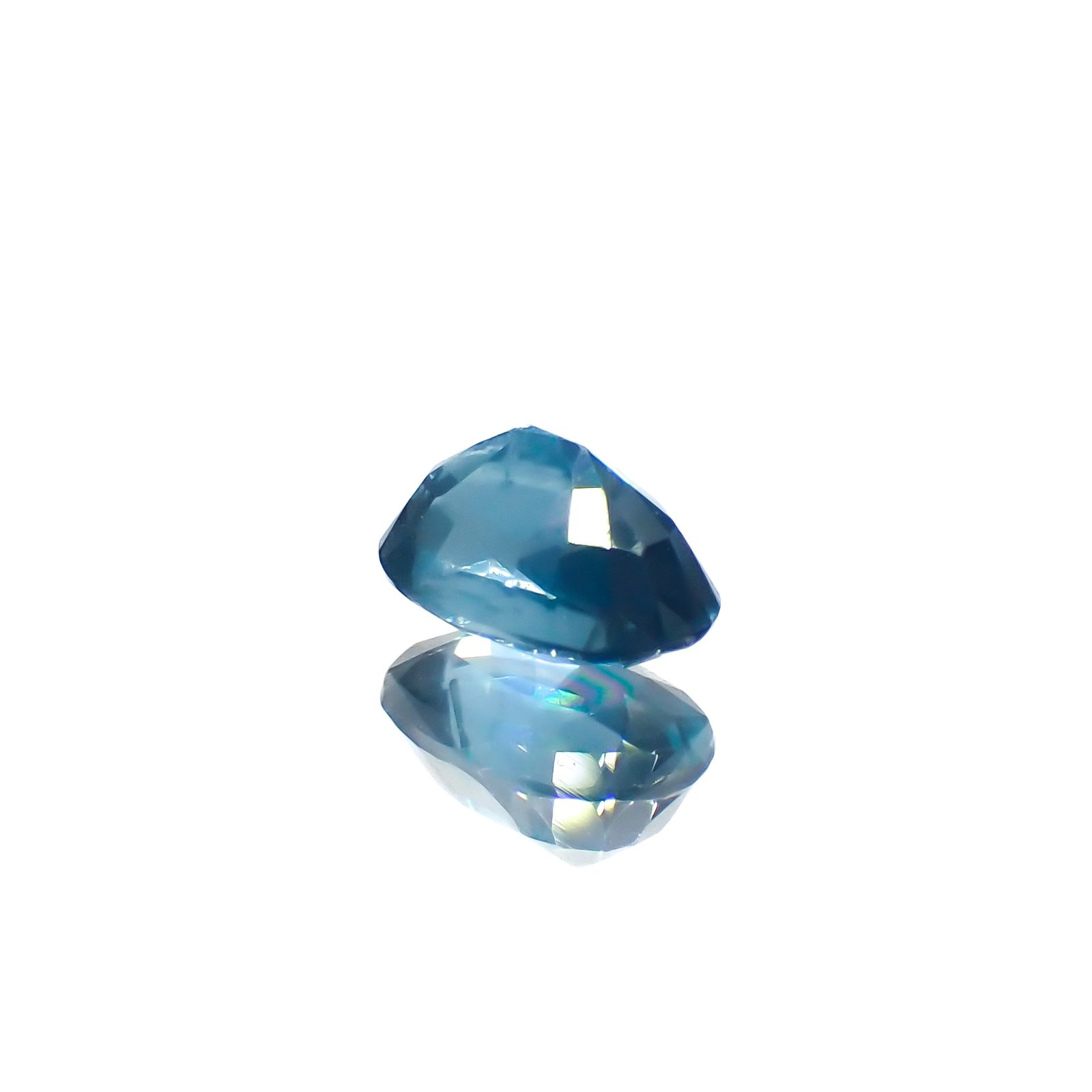 オーシャンブルーカイヤナイト(宝石名カイヤナイト)インド・オリッサ産 0.69ct 識別済[240326699]6x4mm前後