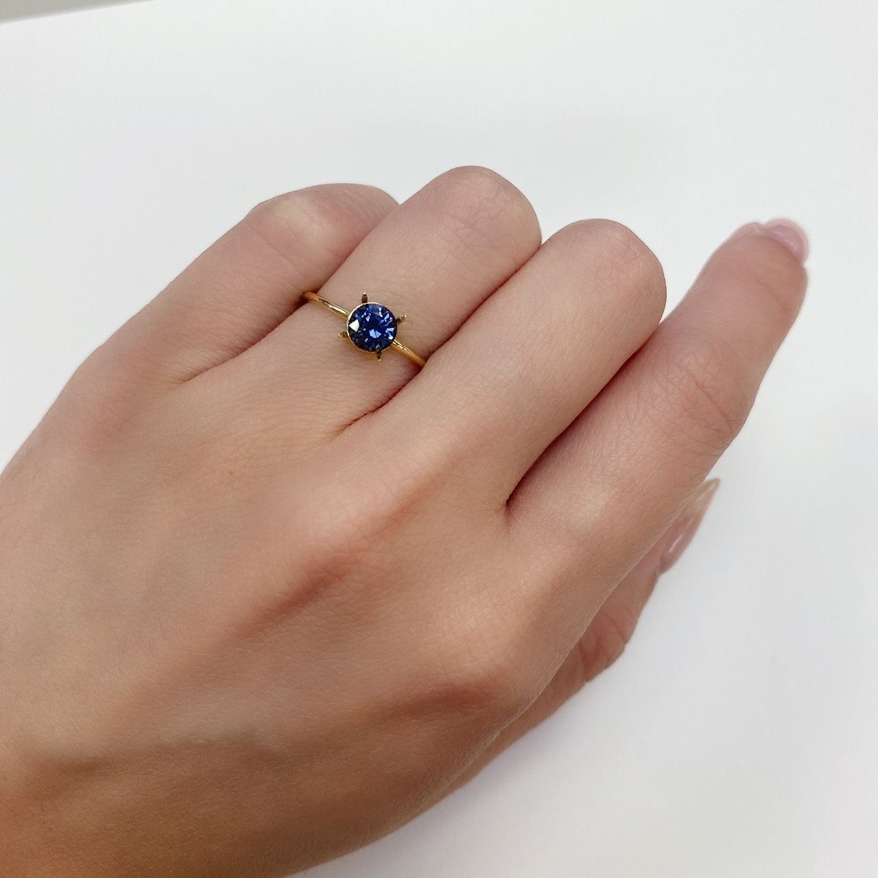 グレイッシュブルースピネル ビルマ産 ルース 0.76ct[210811121]5.5×5.5mm前後