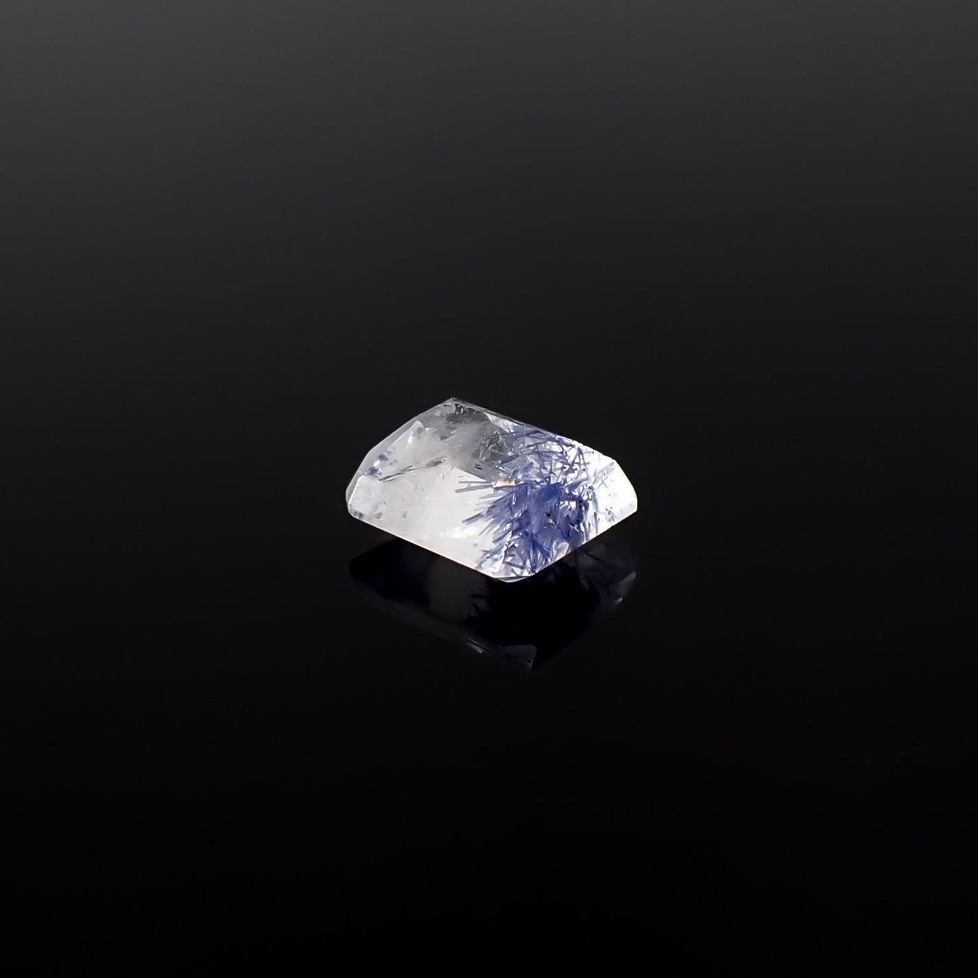 デュモルチェライトインクォーツ ブラジル産 1.23ct / 6.9x6mm前後 [260331853]