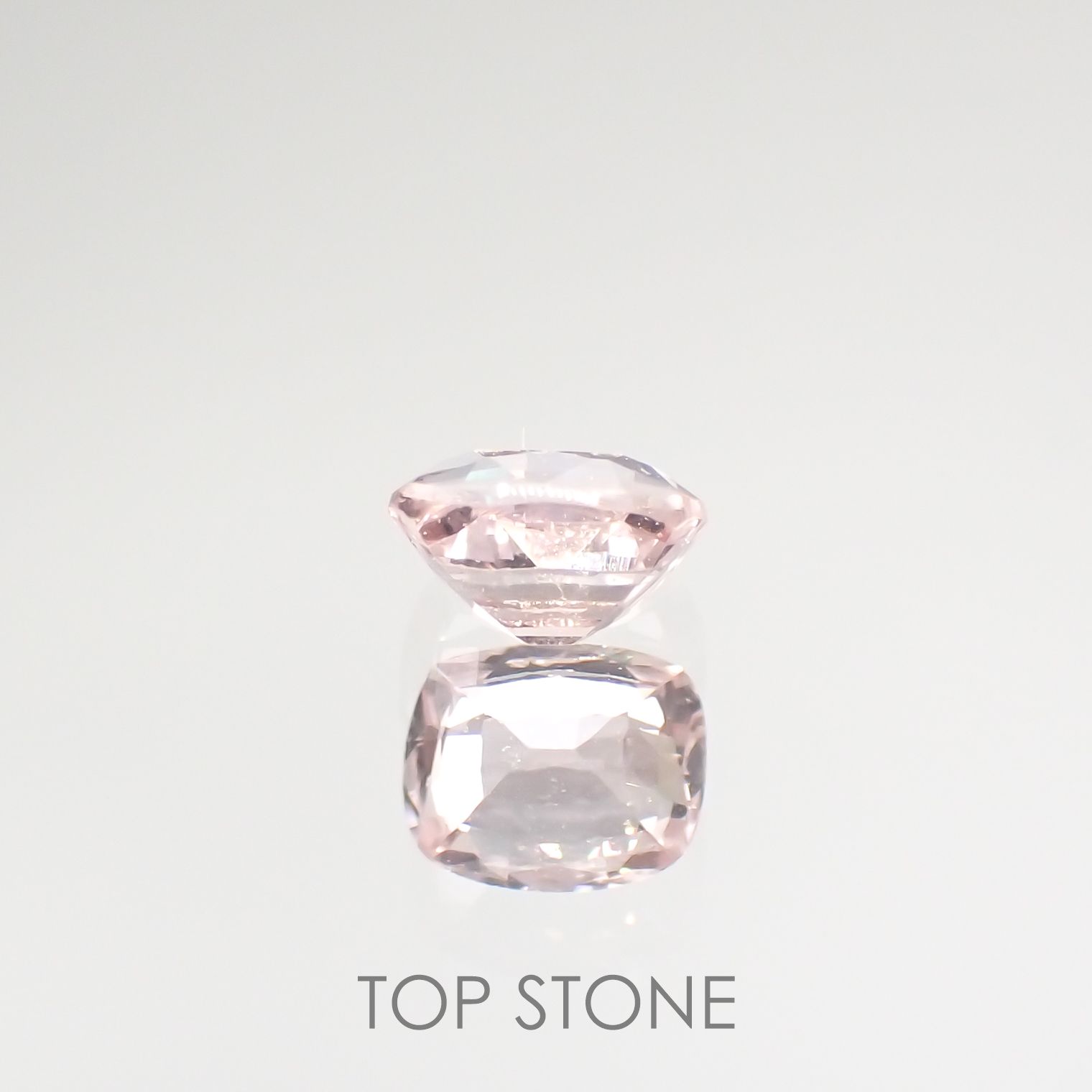 ピンクサファイア(宝石名ピンク・サファイア) マダガスカル/スリランカ産 0.41ct 識別済[210812554]4.4×3.5mm前後