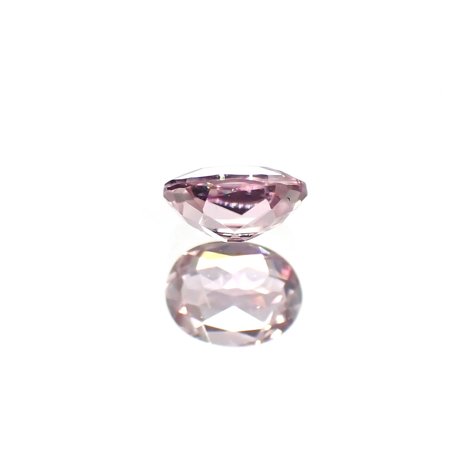 ピンクダイアスポア(宝石名ダイアスポア) アフガニスタン産 識別済 0.38ct / 5.2x3.8mm前後 [210912433]