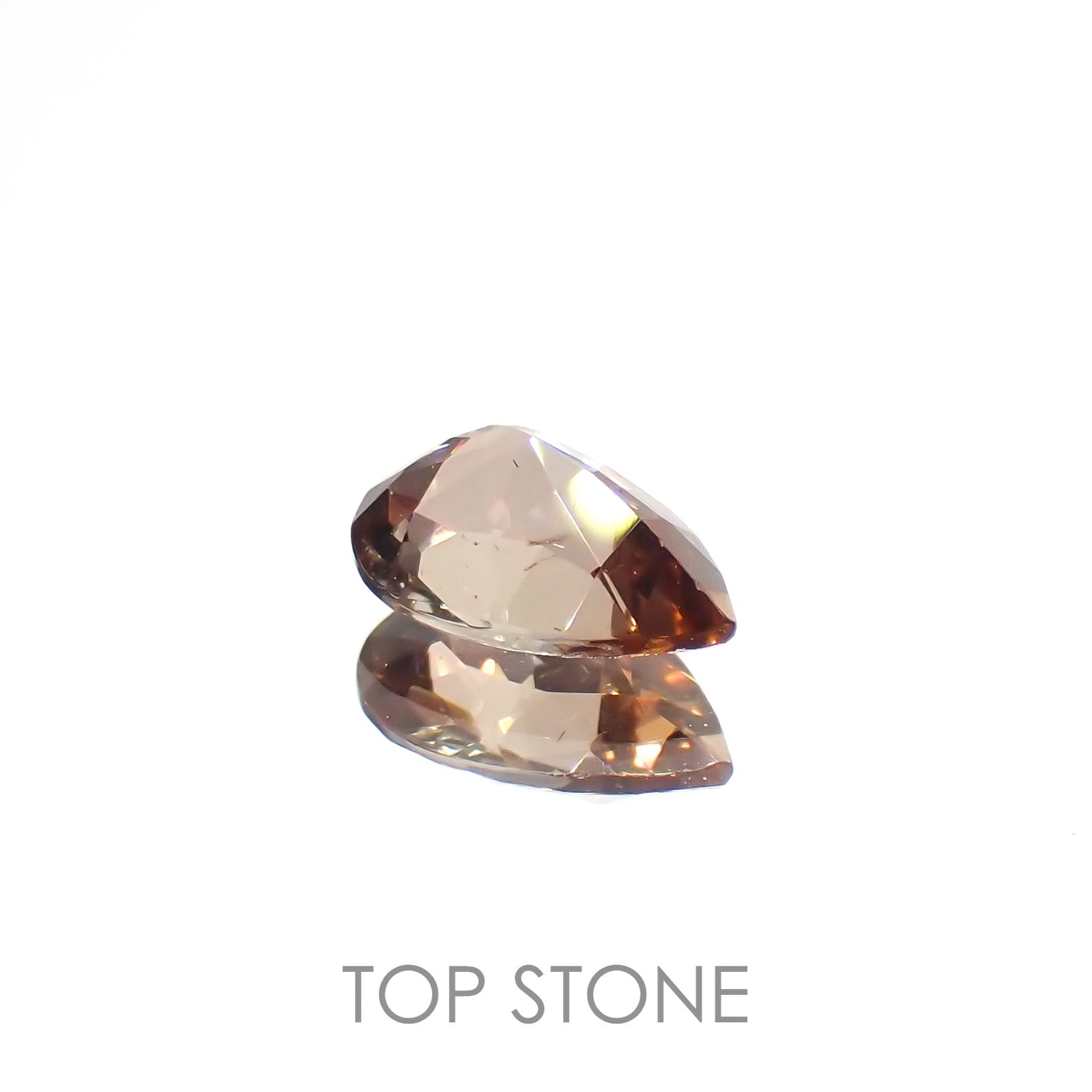 バイカラーアンダリュサイト(宝石名アンダリュサイト)スリランカ/マダガスカル産 0.58ct 識別済[230320832]6.8x4.7mm前後