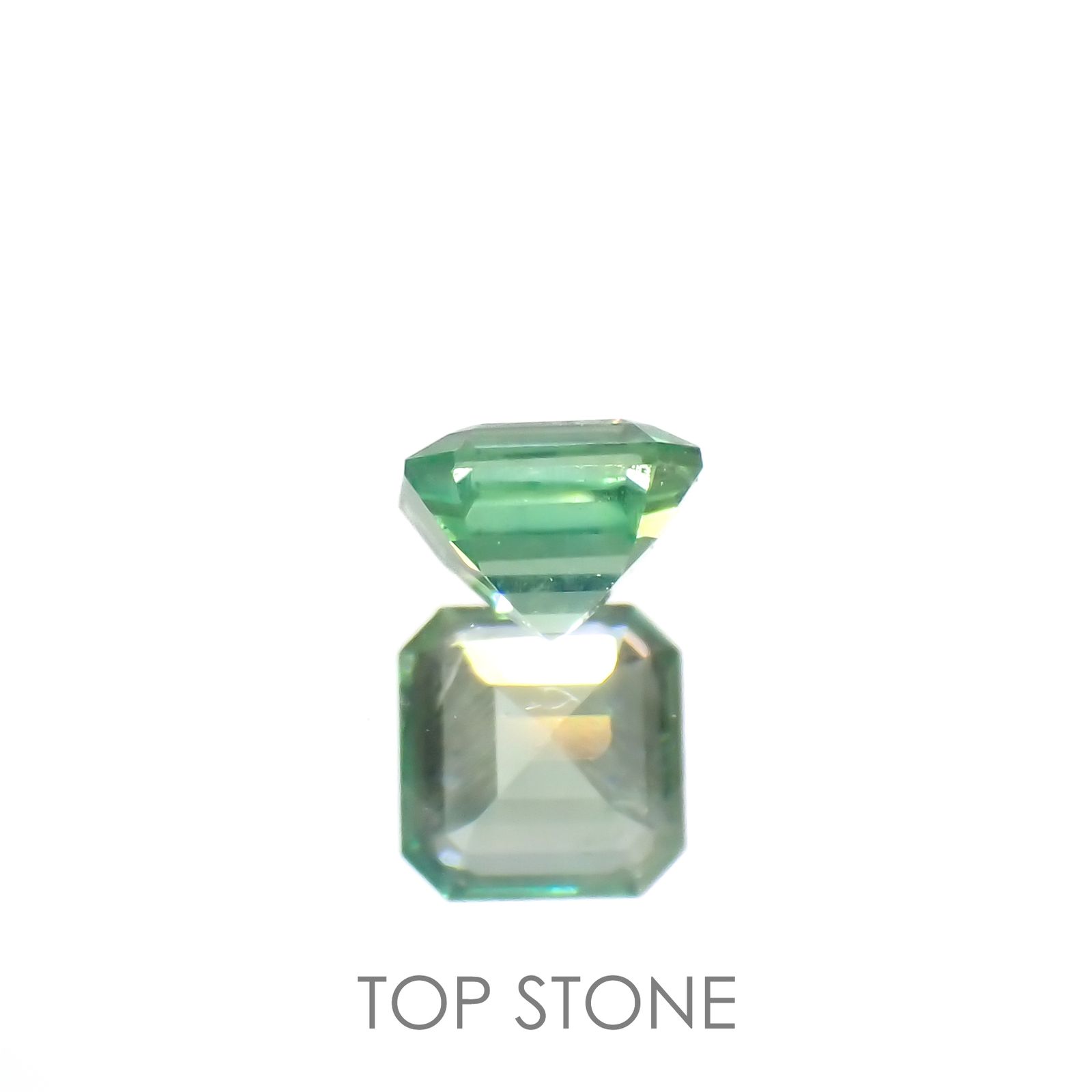 バナジウムコーネルピン(宝石名コーネルピン)タンザニア・タンガ州産 0.18ct 識別済[220716765]3.2x3.1mm前後