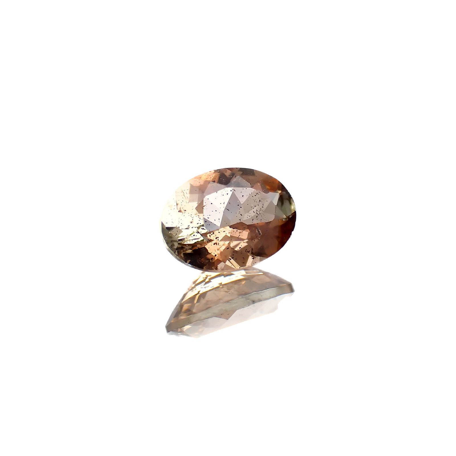 バイカラーアンダリュサイト(宝石名アンダリュサイト)スリランカ/マダガスカル産 0.74ct 識別済[220917583]7.1x5.1mm前後